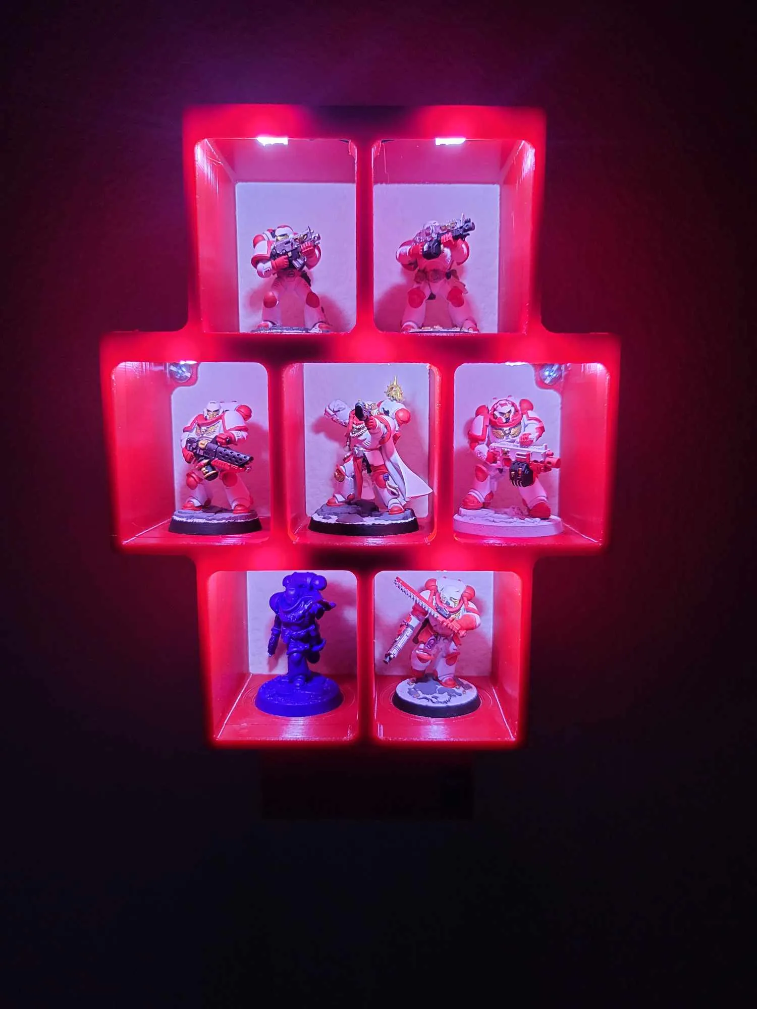 Kệ Trưng Bày 40k Có Đèn LED