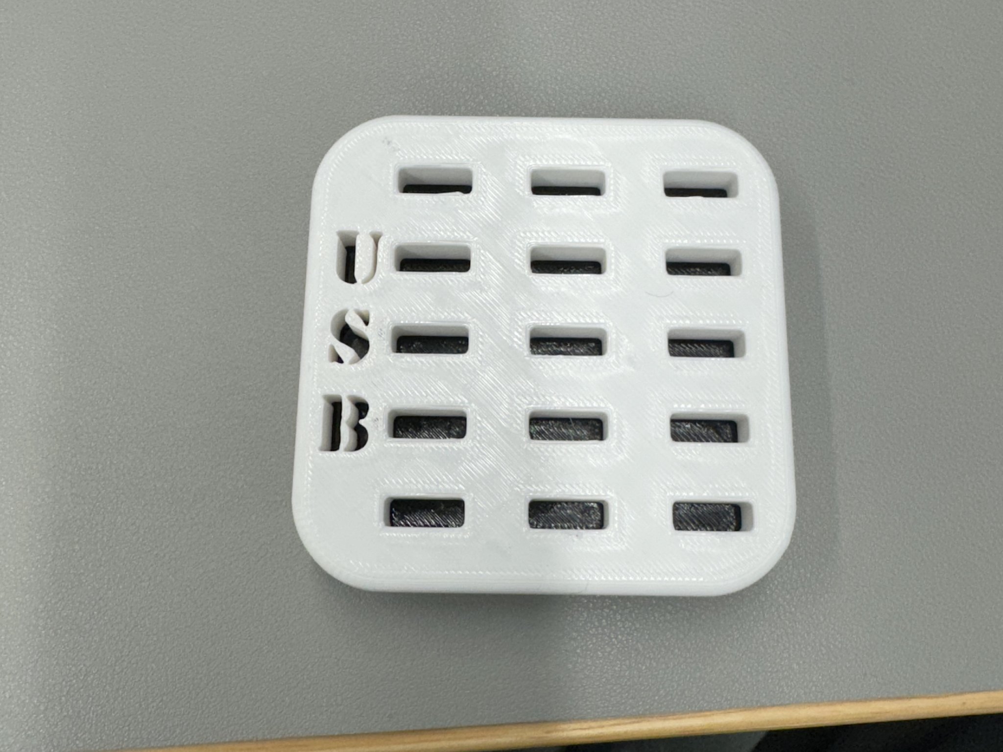 Title USB Drive Holder Tóm tắt Giá đỡ ổ USB DANH MỤC Máy in 3D