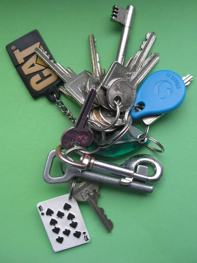 Tiêu đề Přívěšek na klíče - karty piky Keychain - cards spades T