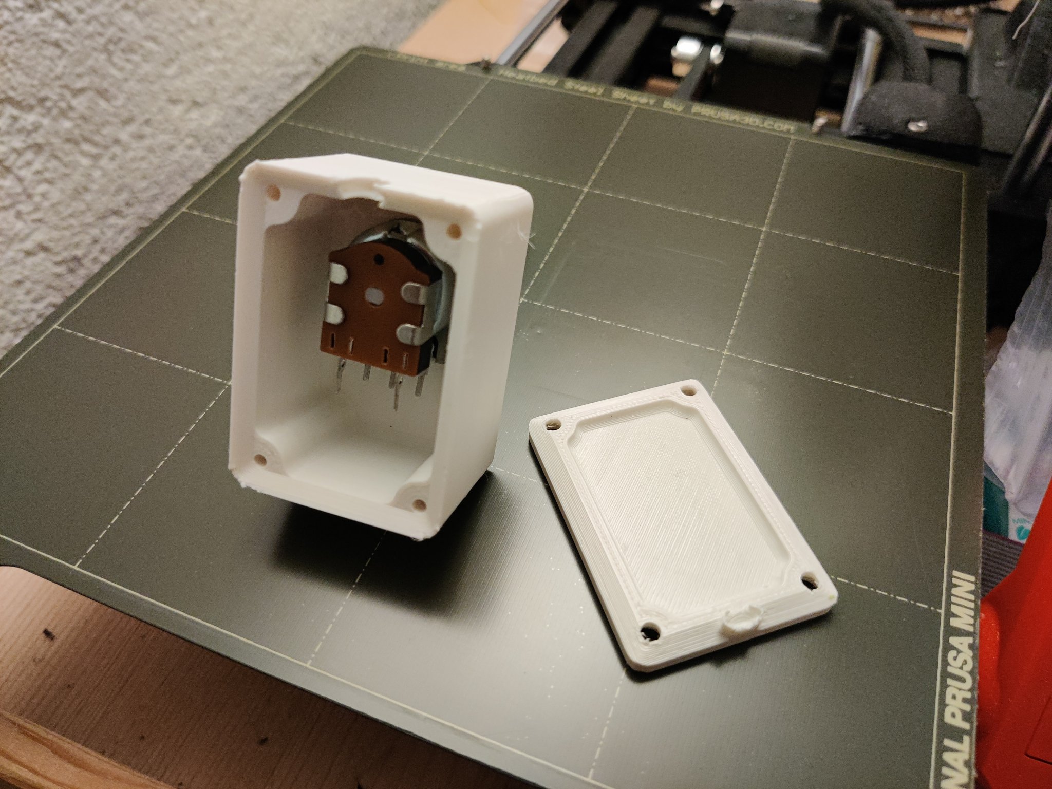 Tiêu đề Vỏ chiết áp Tóm tắt Hộp đơn giản để đặt một