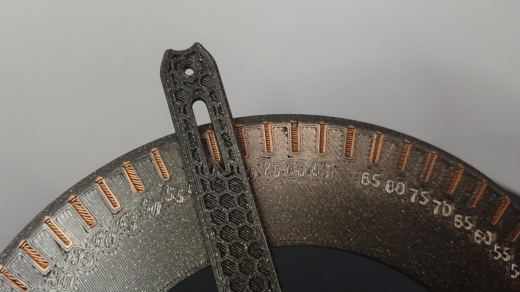 Tiêu đề thước đo góc Tóm tắt thước đo góc có tay quay số