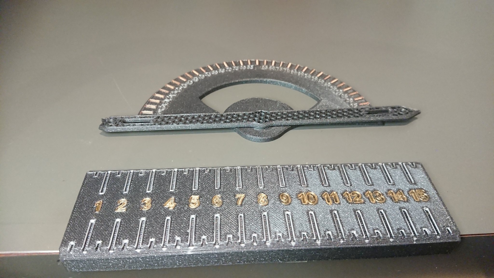 Tiêu đề thước đo góc Tóm tắt thước đo góc có tay quay số