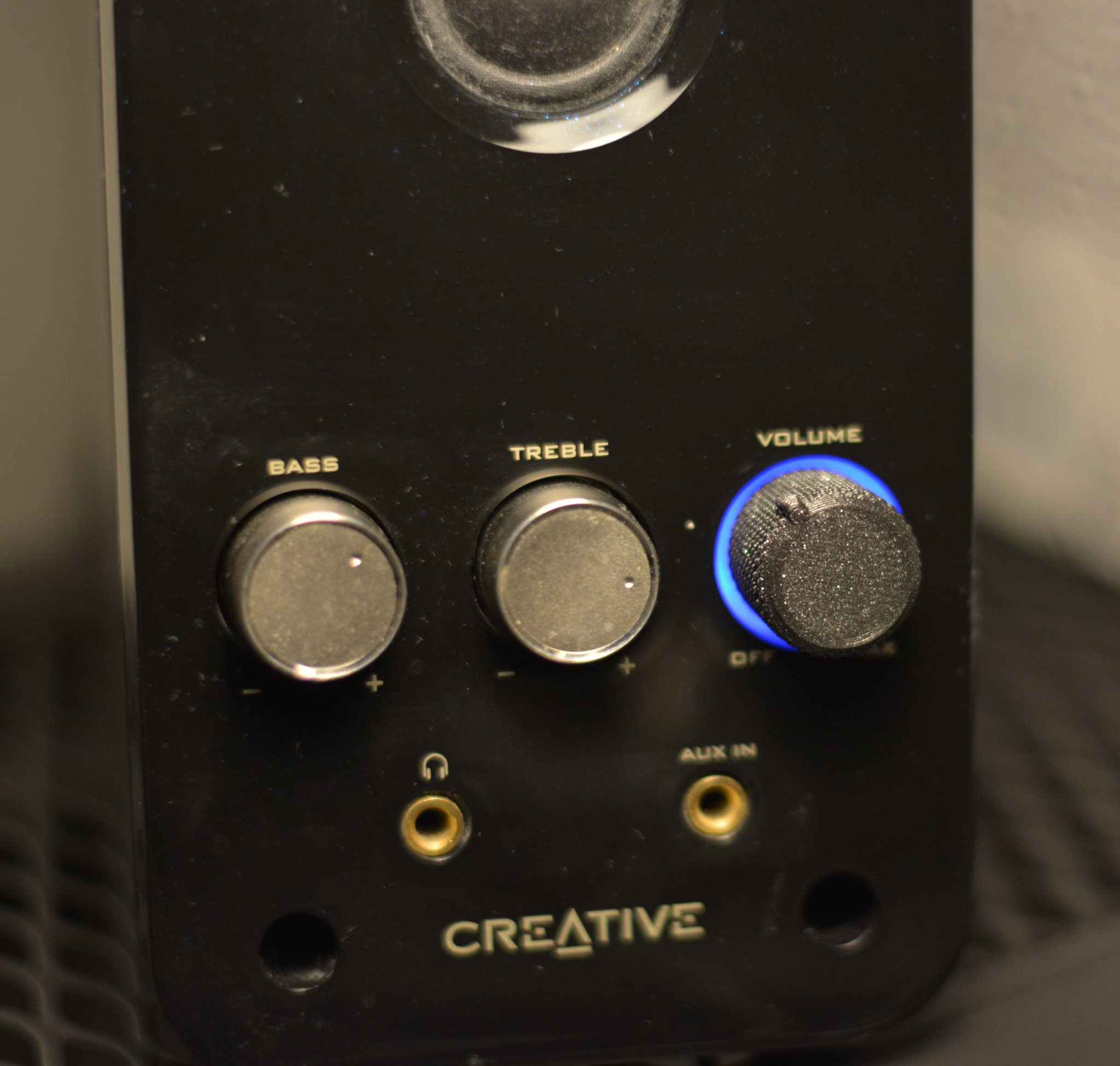 Tiêu đề Núm âm lượng GigaWorks T20T40 Tóm tắt Núm âm lượng