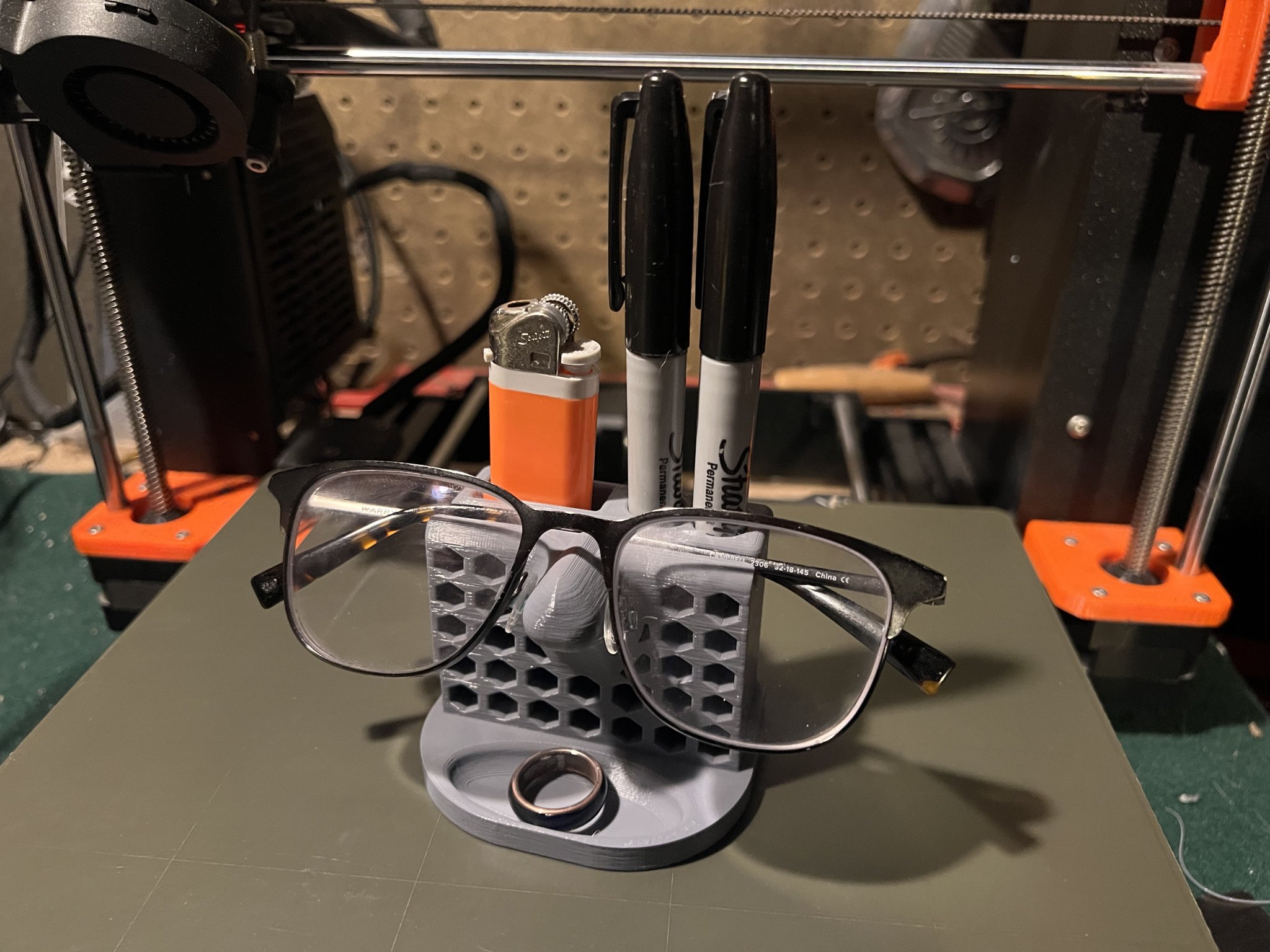 Tiêu đề Người giữ kính Tóm tắt Đây là Giá đỡ kính in 3D