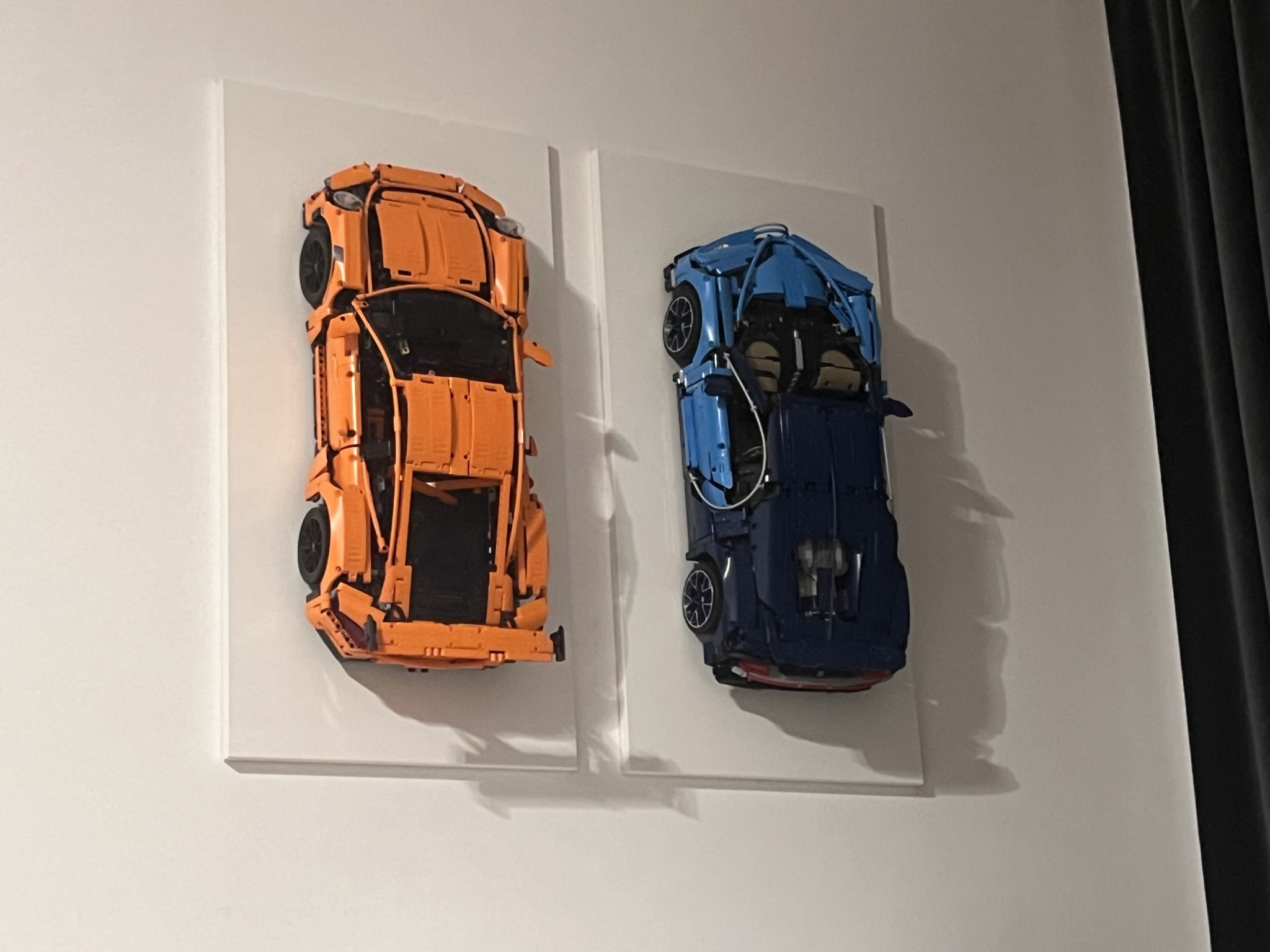 Tiêu đề LEGO Technic - Bugatti Chiron 42083 Wall Mount Tóm tắt treo