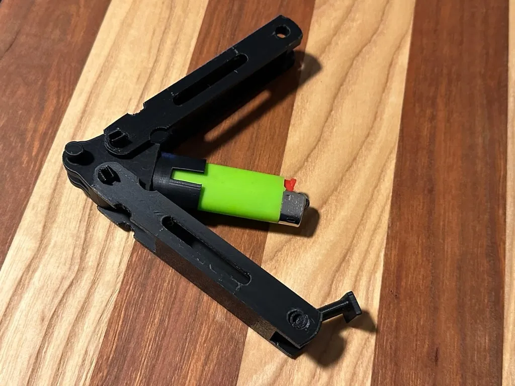 Balisong, Butterfly Lighter Holder (mini bic)