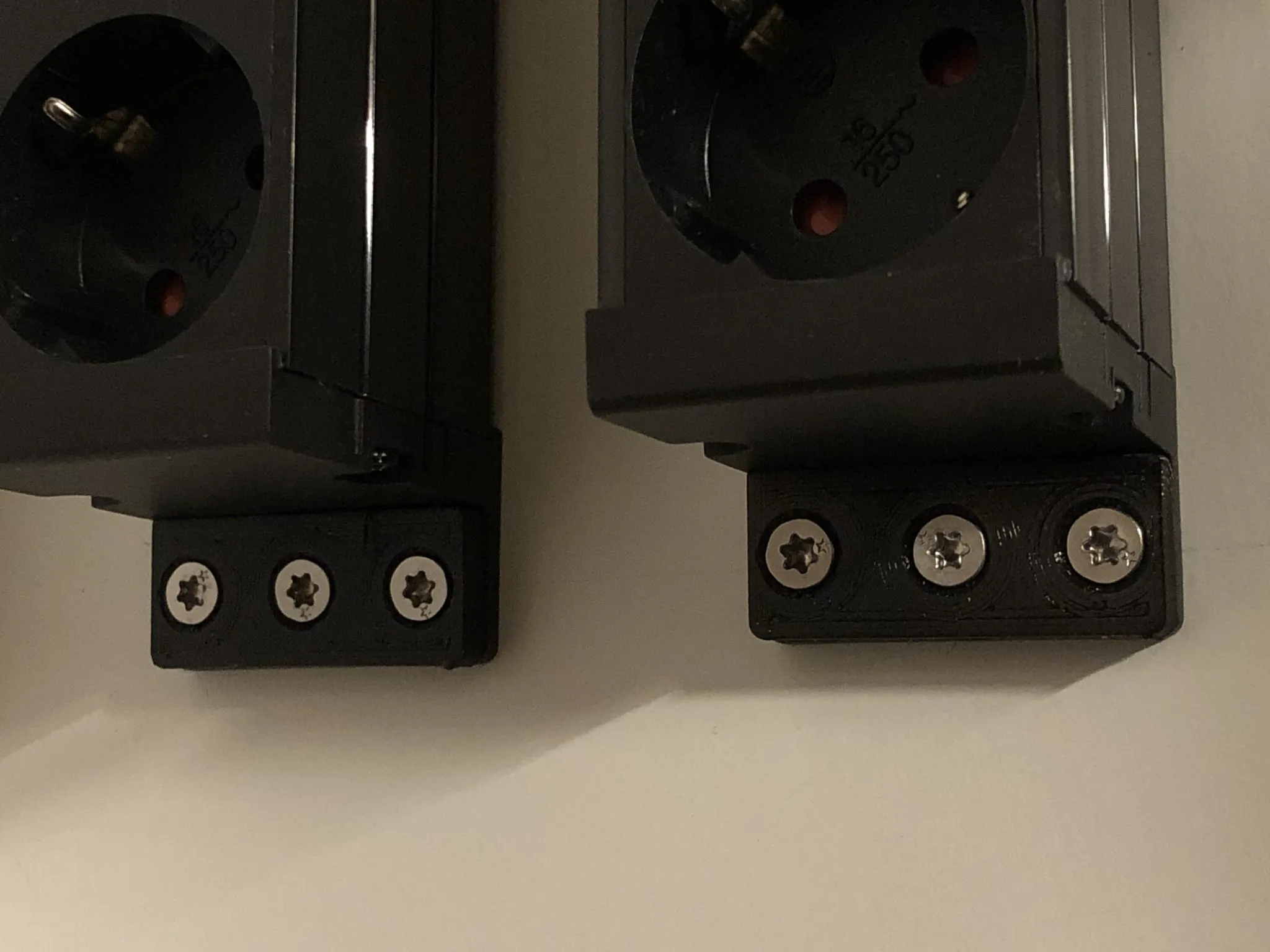Screw plate for power strip