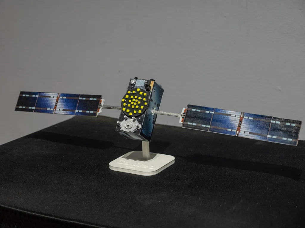 Tiêu đề Mô hình vệ tinh dẫn đường Galileo Tóm tắt Một bả