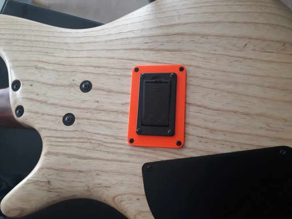 Tiêu đề Ibanez SR600 Tóm tắt Bộ chuyển đổi giá đỡ pin DANH