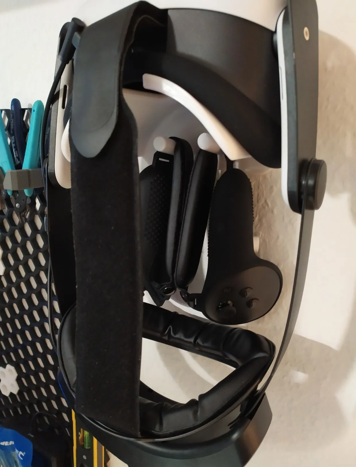 Tiêu đề Meta Quest 3 Wallmount phối lại với Hỗ trợ Bộ điều k