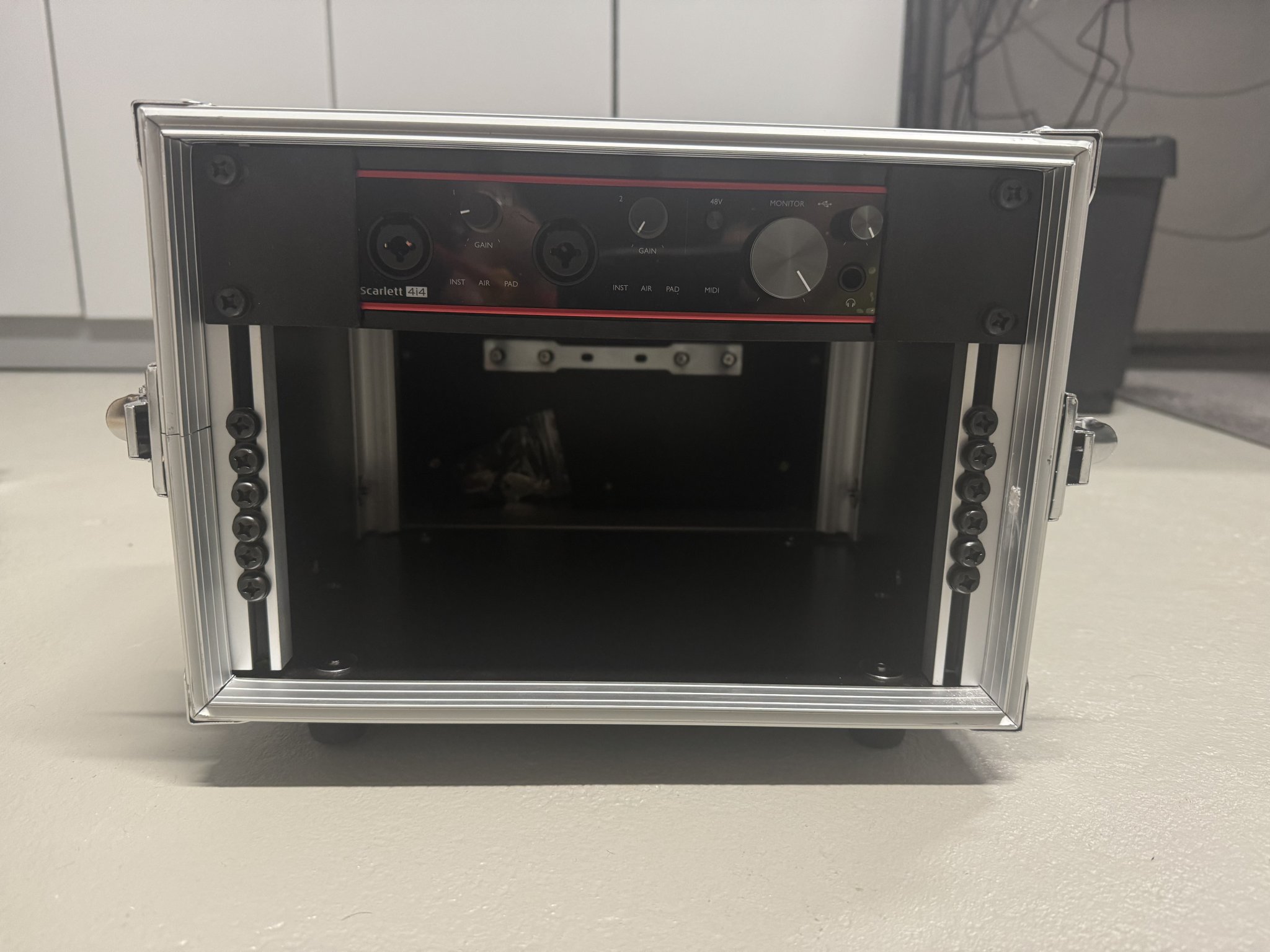 Tiêu đề Rackmount 95Zoll Focusrite 4i4 Thế hệ thứ 3 Tóm tắt S