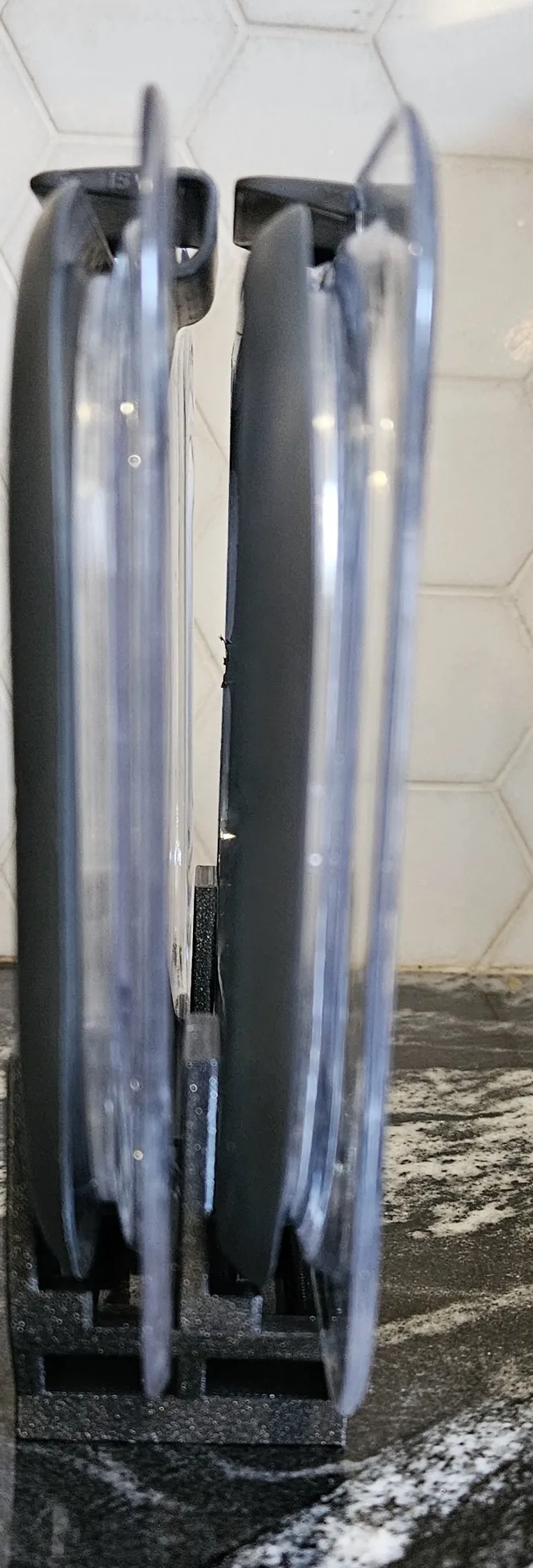 Rubbermaid Brilliance Lid Holder