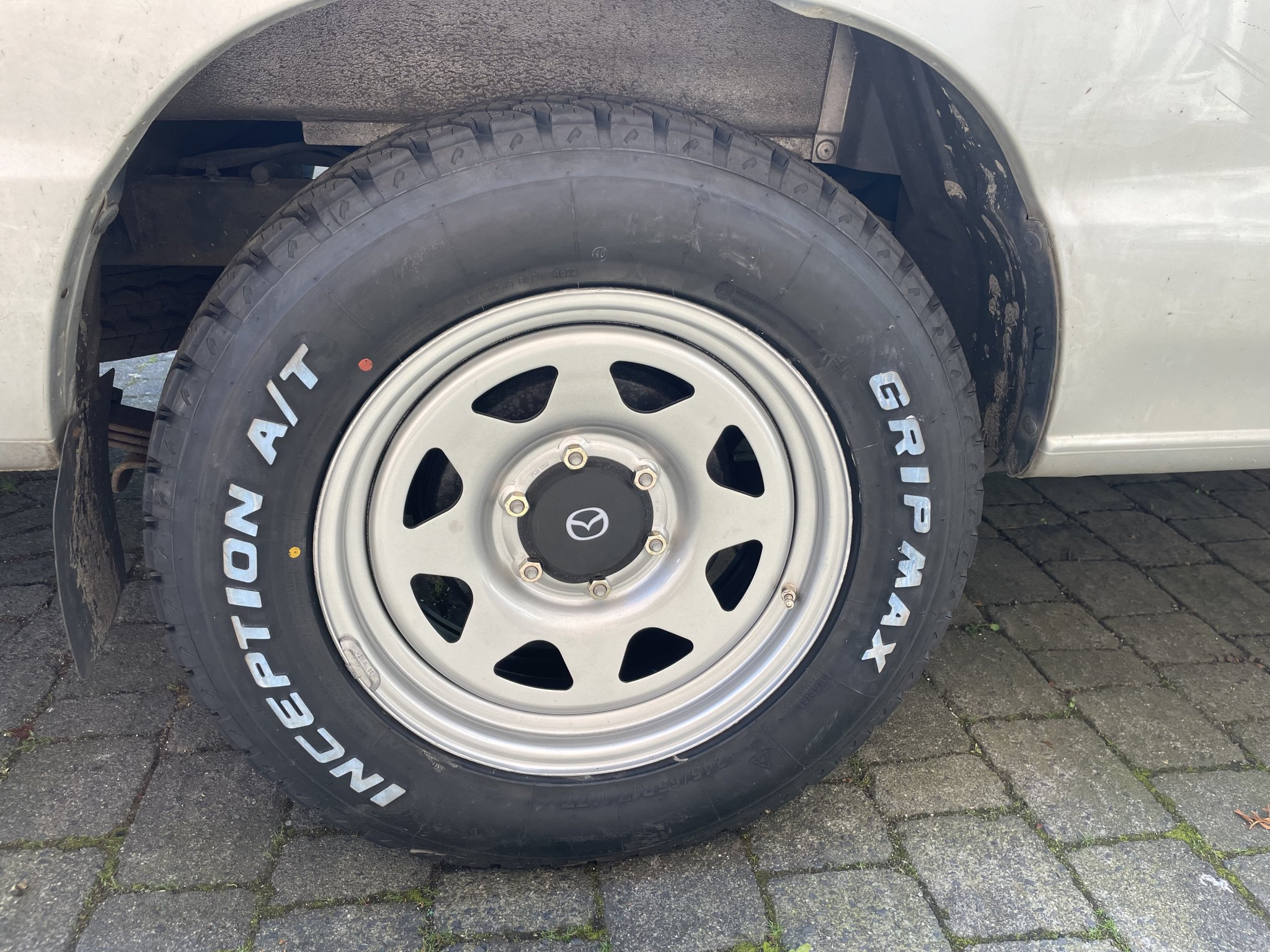 Tiêu đề Nắp trục bánh xe Mazda B-Series Tóm tắt Nắp trục bán