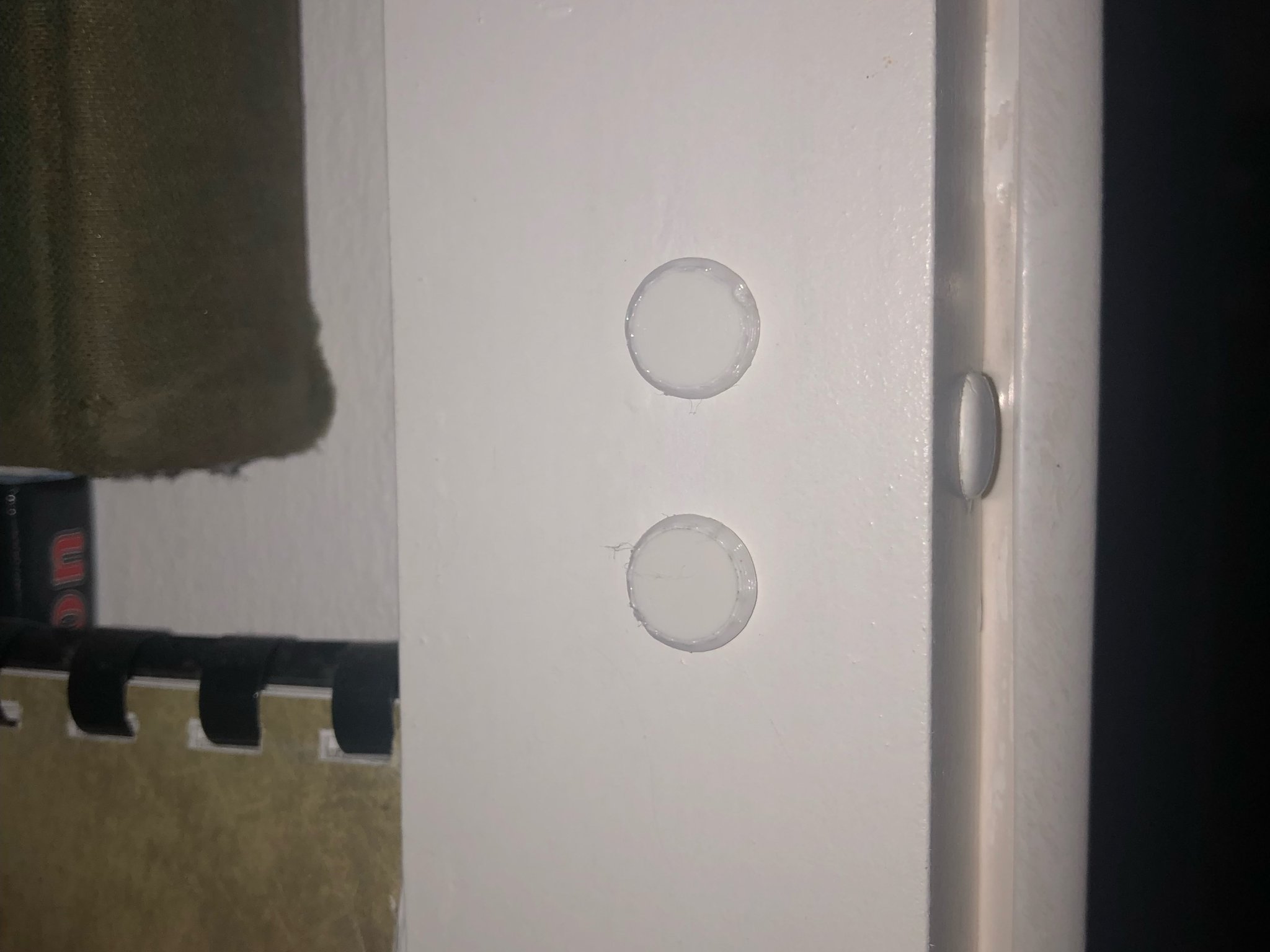 Tiêu đề Che lỗ khung cửa Tóm tắt Che các lỗ trên khung cửa s