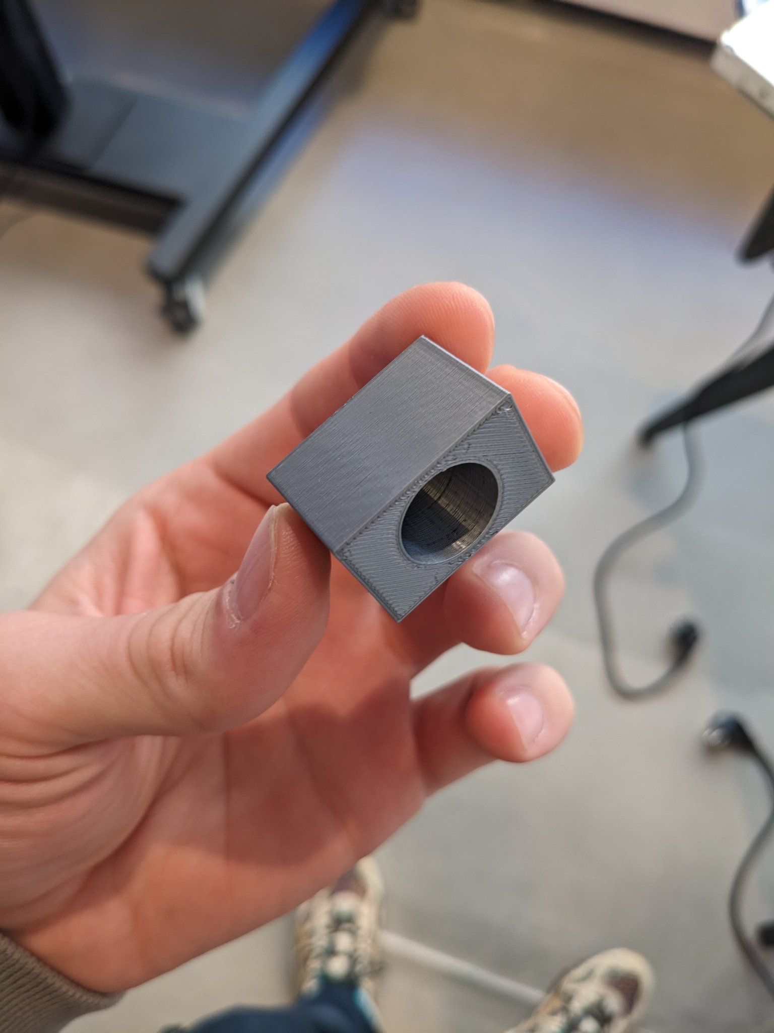 Robotic arm (UFACTORY Lite 6 Robotic Arm) attachment for pen 1,5cm diameter