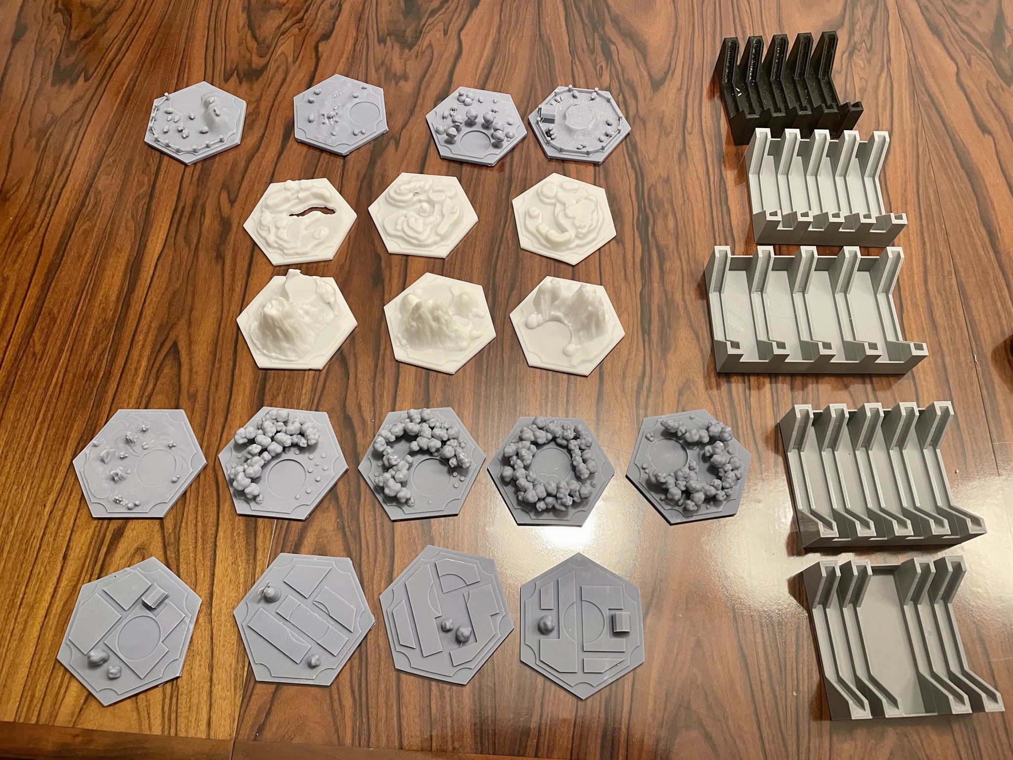 Tiêu đề 3D Catan - gạch rỗng Tóm tắt Remix Bees Knees 3D Catan là