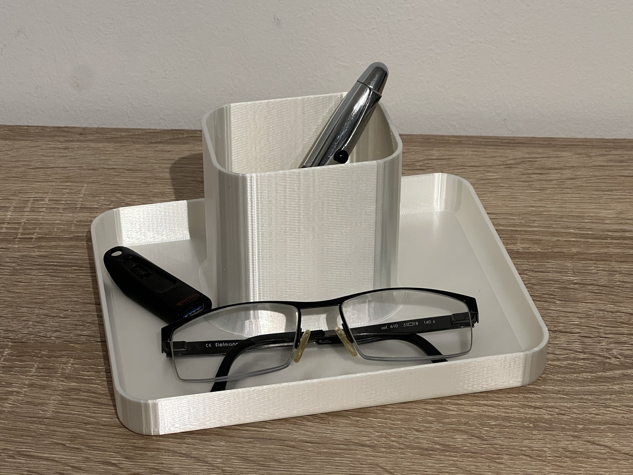 Tiêu đề Tidy Upper Tóm tắt Dụng cụ sắp xếp bàn làm việc đ