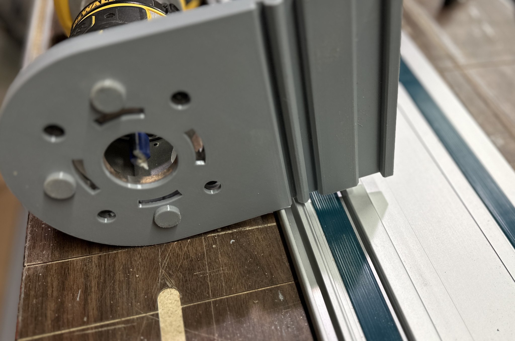 Tấm Đế Router Dewalt Cho Ray Makita