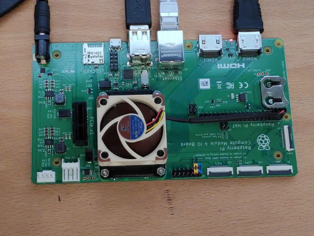Raspberry Pi CM4 fan bracket
