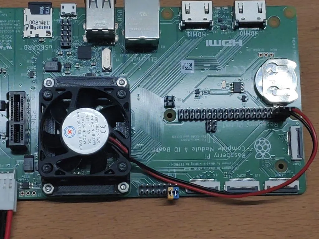 Raspberry Pi CM4 fan bracket