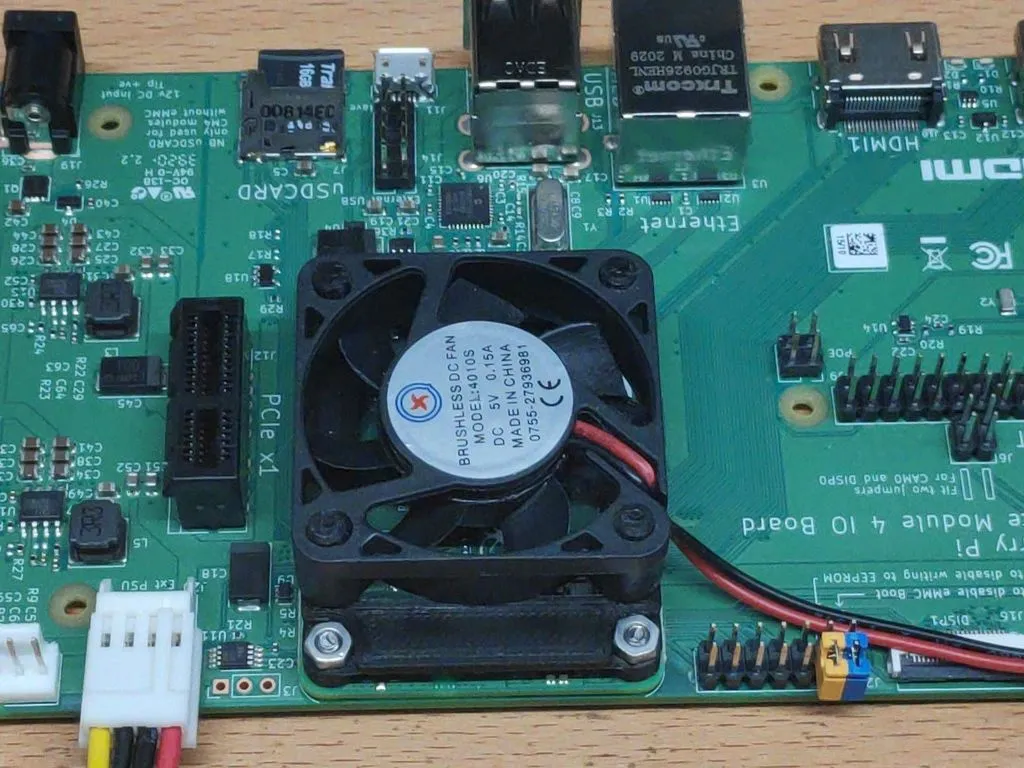 Raspberry Pi CM4 fan bracket