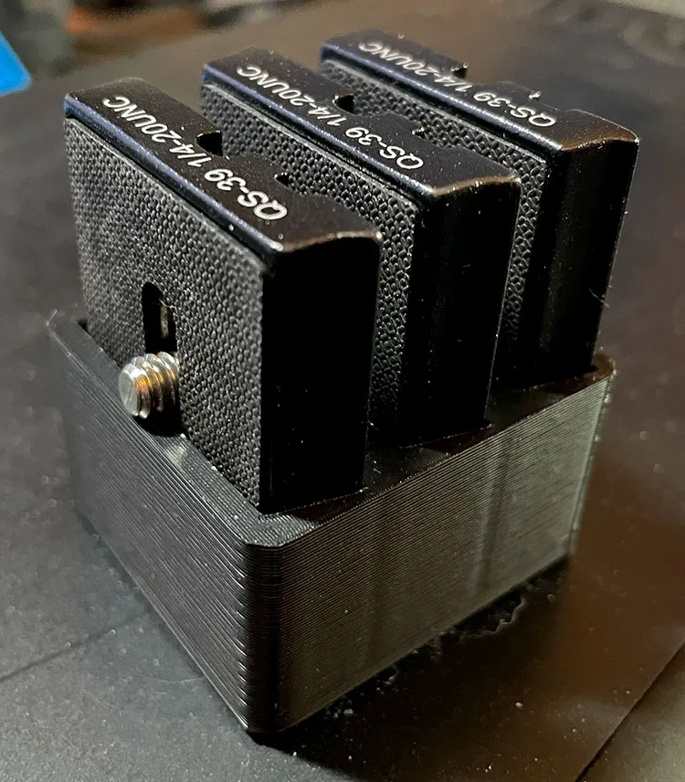 Phụ kiện Chân máy ảnh - Đế giữ cho Tấm nhả nhanh Vanguard QS-39