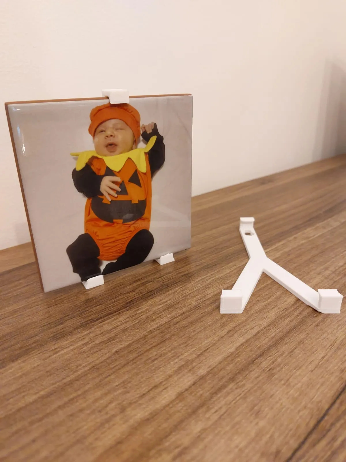 Tiêu đề Người giữ gạch Tóm tắt Để đỡ các viên gạch nh