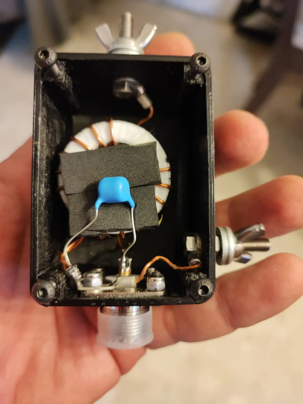 Tiêu đề Hộp UnUn nhỏ EFHW để lắp đặt cột hiện trường