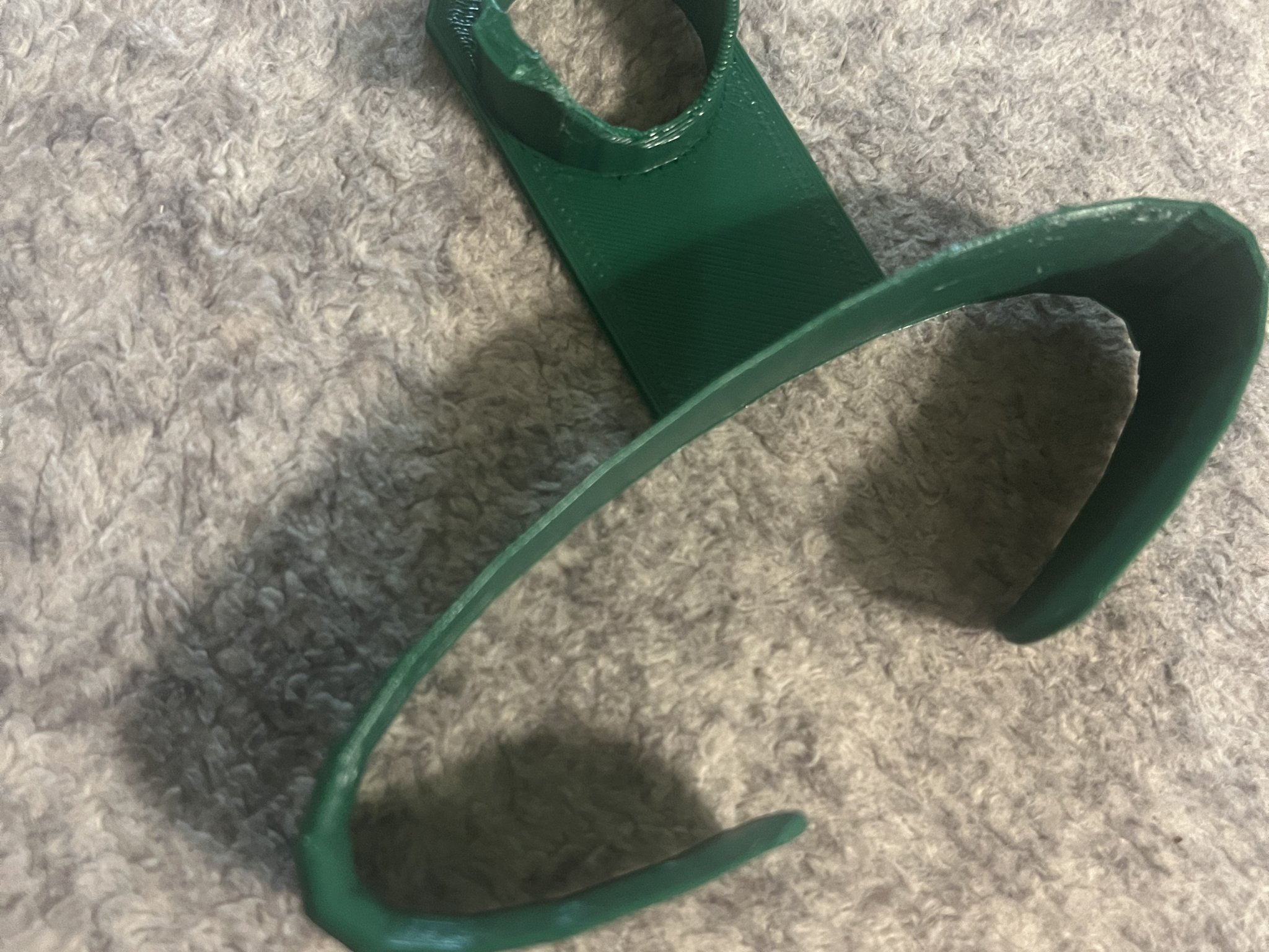 Hands free tape dispenser