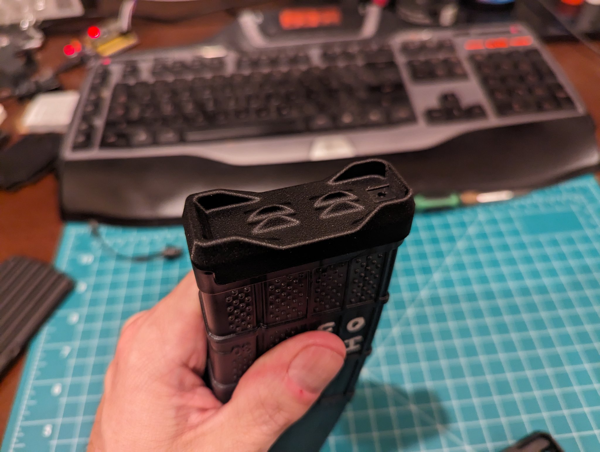 Tấm Đế Gắn Đèn Phát Sáng Mini Cho Băng Đạn Lancer L5 AWM