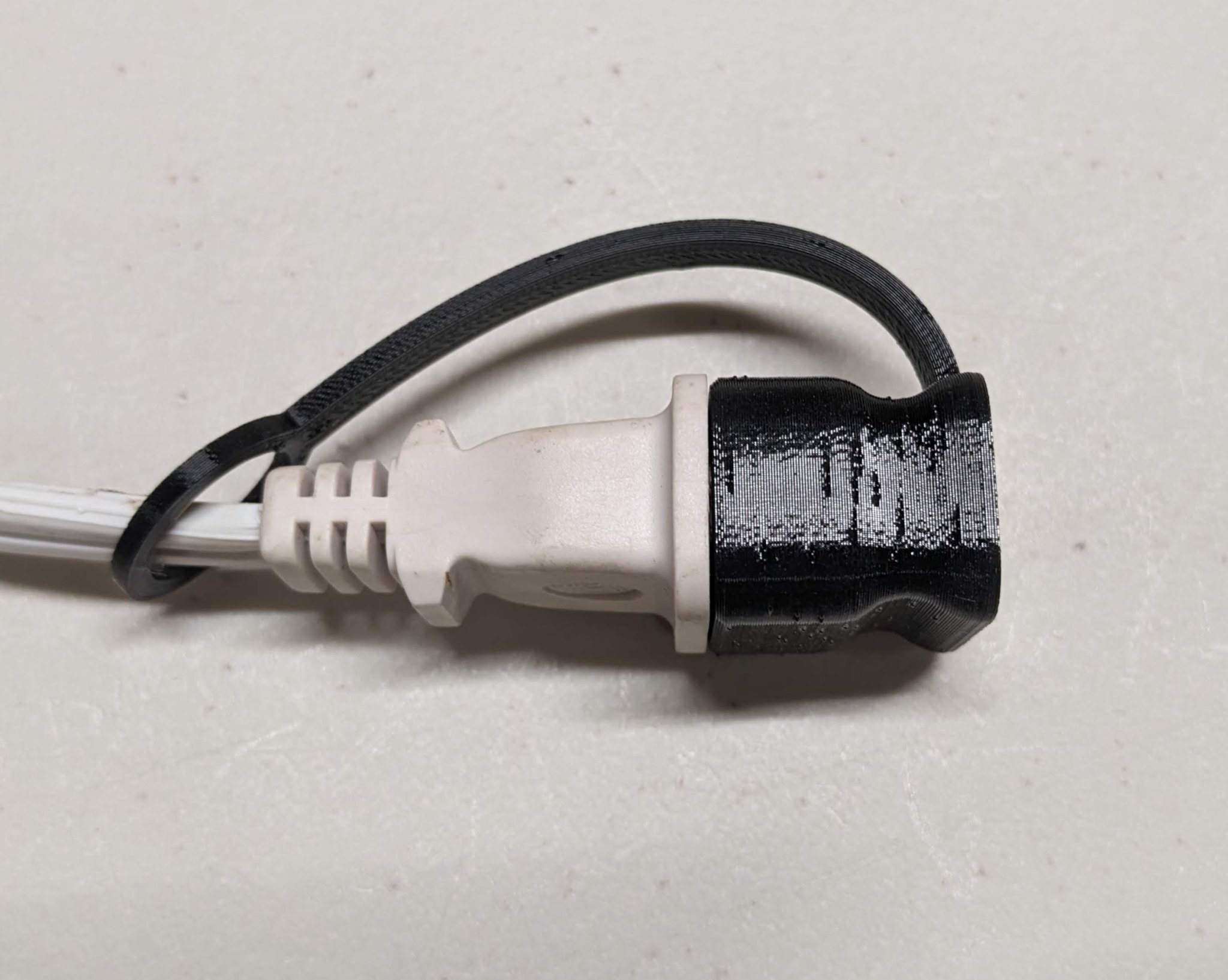 Tiêu đề Ổ cắm điện có nắp đậy Tóm tắt Vỏ bọc phích c