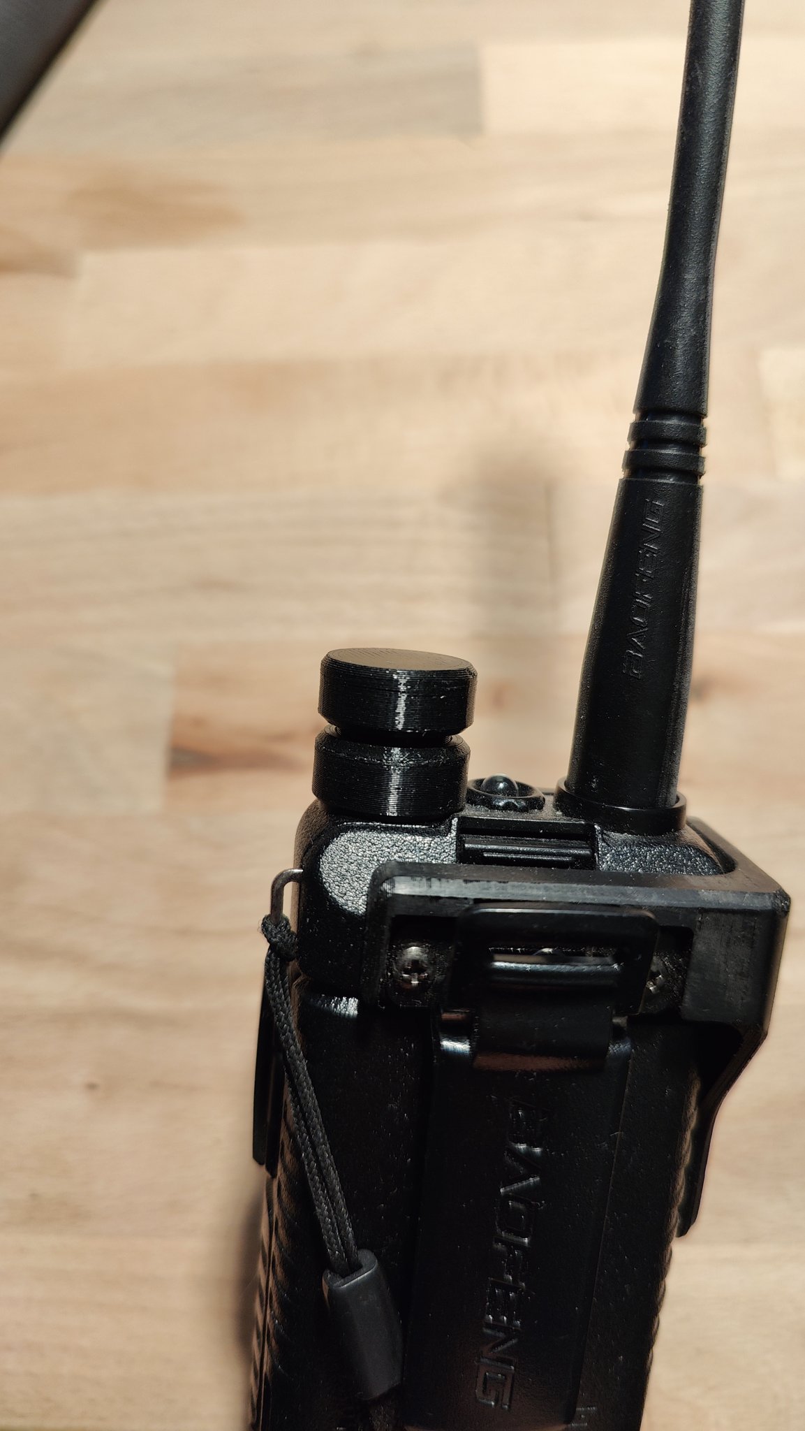 Tiêu đề Núm vặn tự khóa Baofeng UV-5R Tóm tắt Một núm âm lư