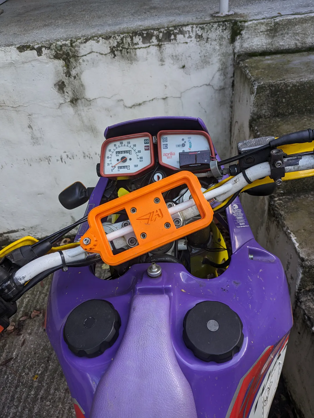 Tiêu đề Giá đỡ điện thoại di động xe máy Tóm tắt Đối v