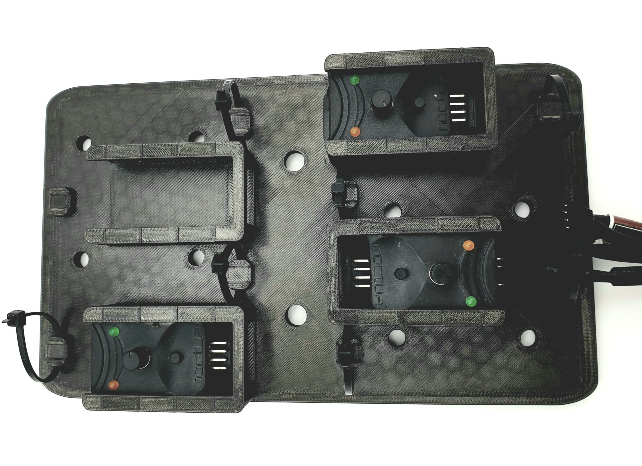 Đế Gắn Bộ Điều Khiển Quạt Noctua NA-FC1