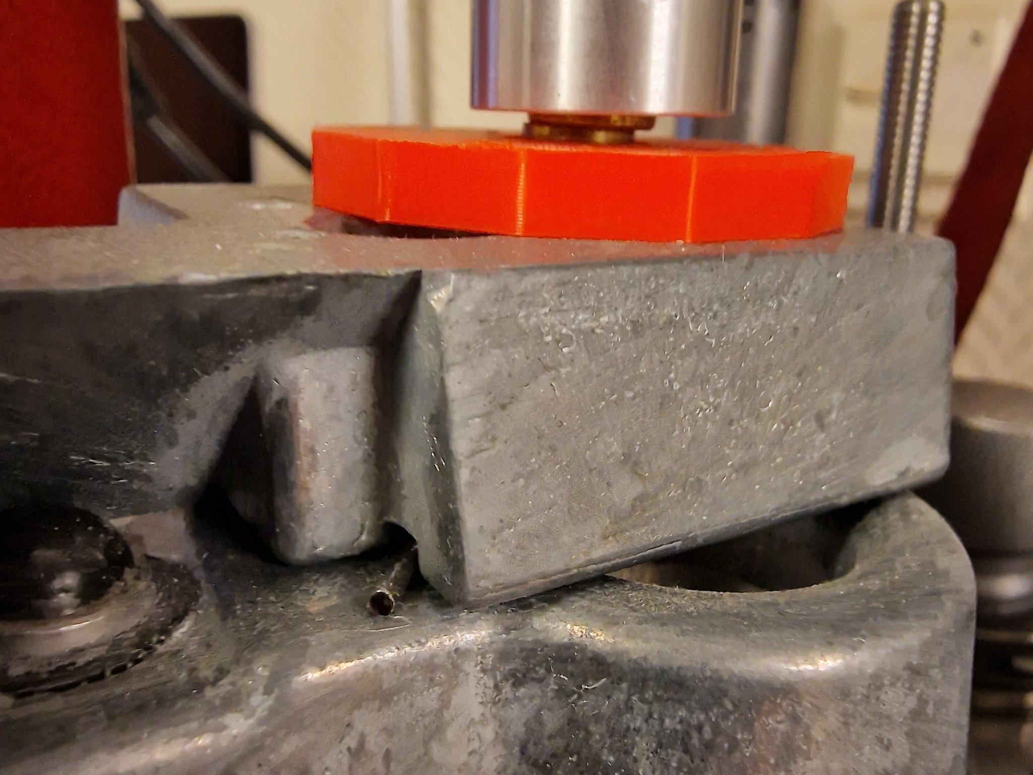 Tiêu đề Hornady AP Case Drop Insert Tóm tắt Để dễ dàng điều c