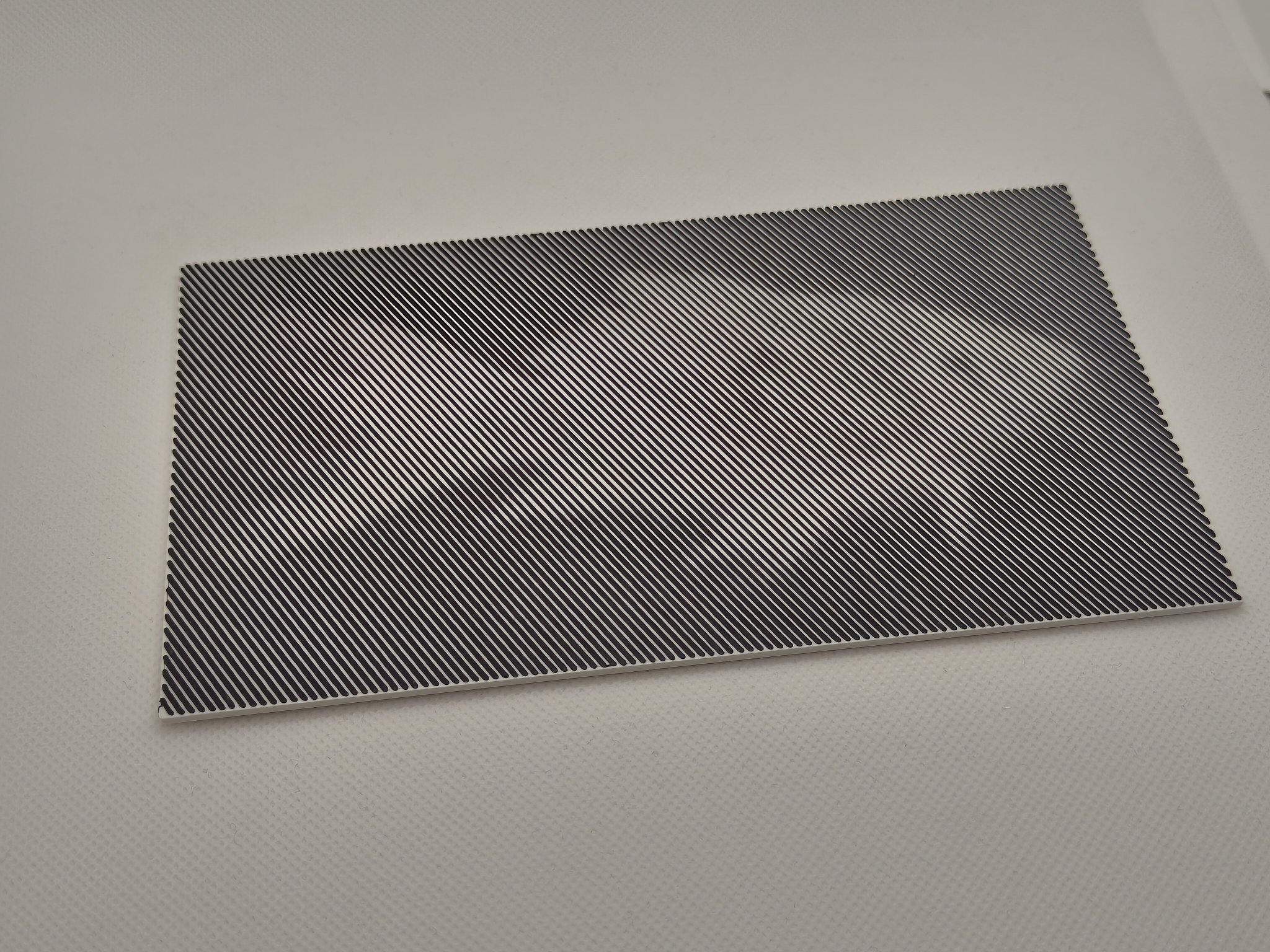 Tiêu đề Ảo ảnh quang học Dòng nghệ thuật - Cá vàng Tóm tắt