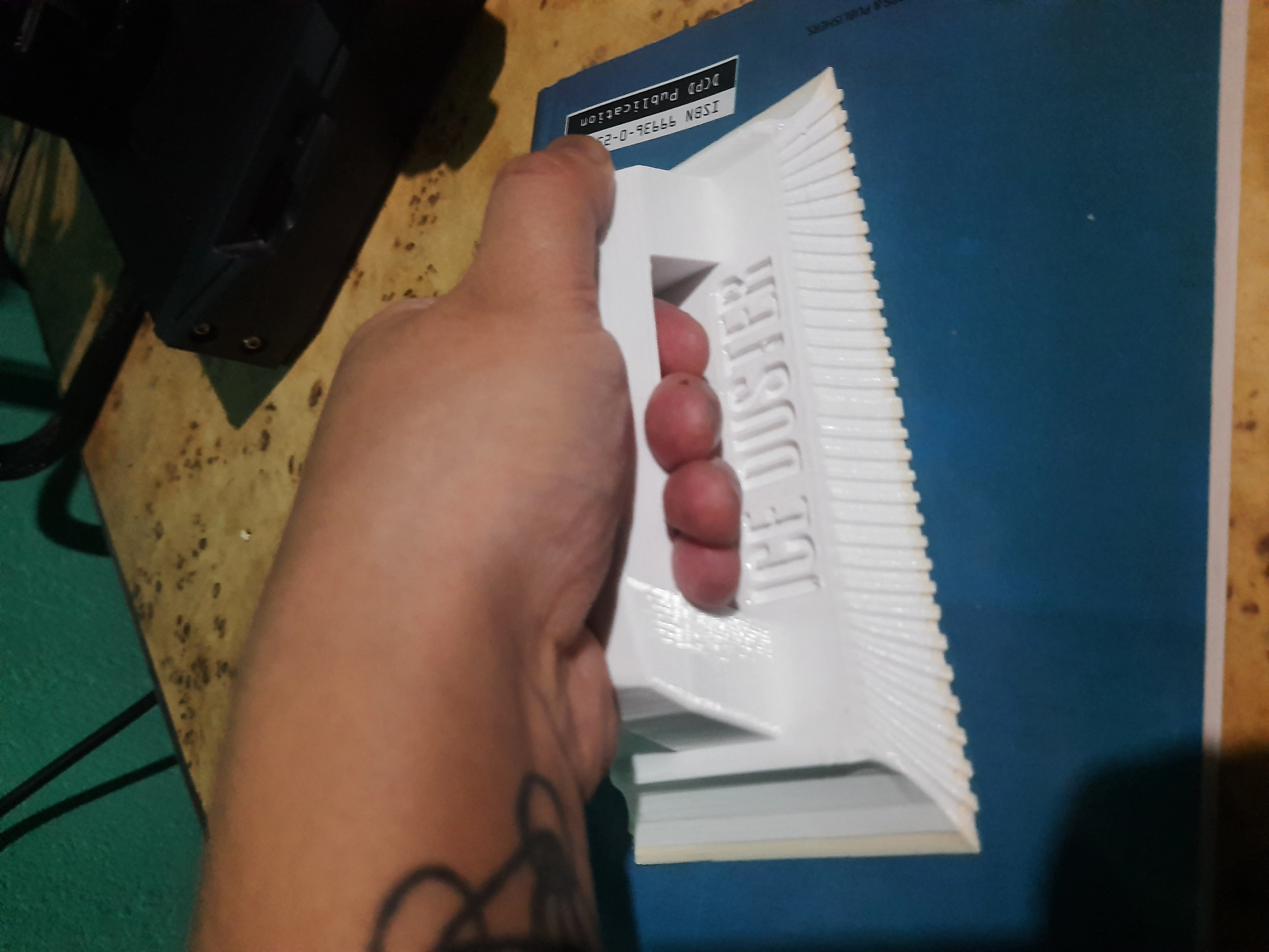 Tiêu đề Ice Duster ScraperScooper - 2 in 1 có Tay cầm Tóm tắt C