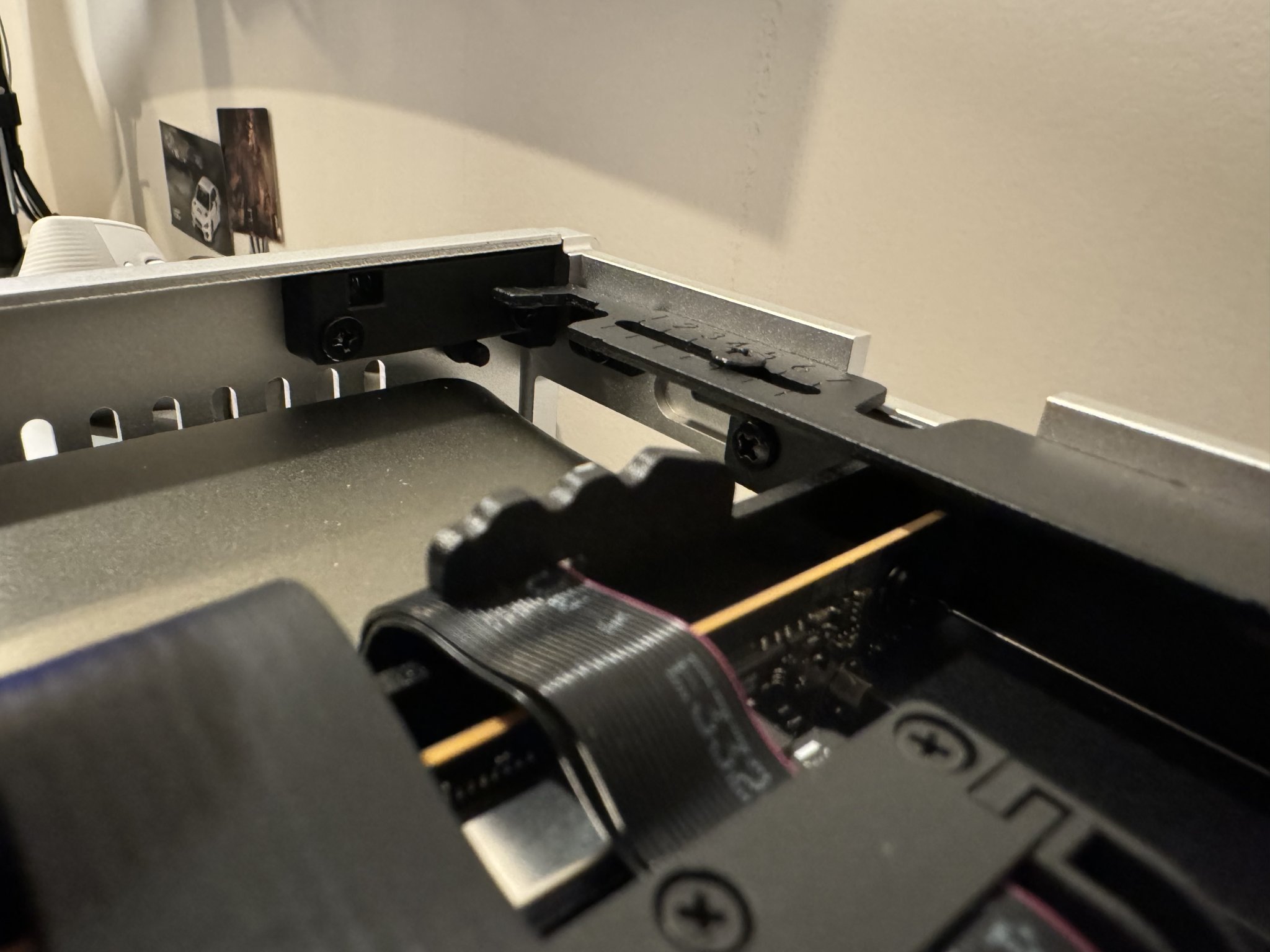 Tiêu đề Tab kéo bên GPU Fractal Design Terra Tóm tắt Tab kéo nhỏ