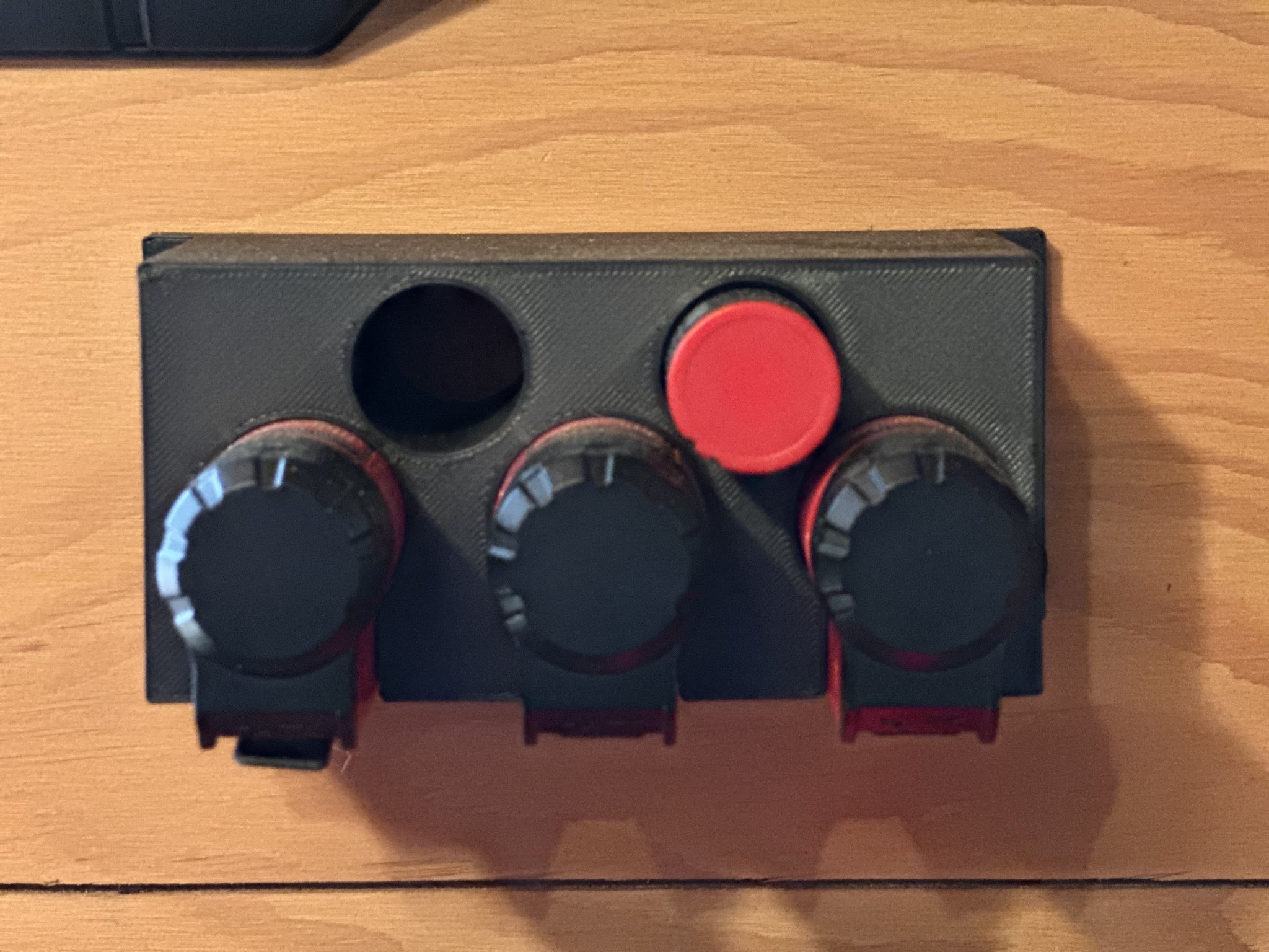 Giá đỡ Pin/Sạc Milwaukee Red Lithium USB