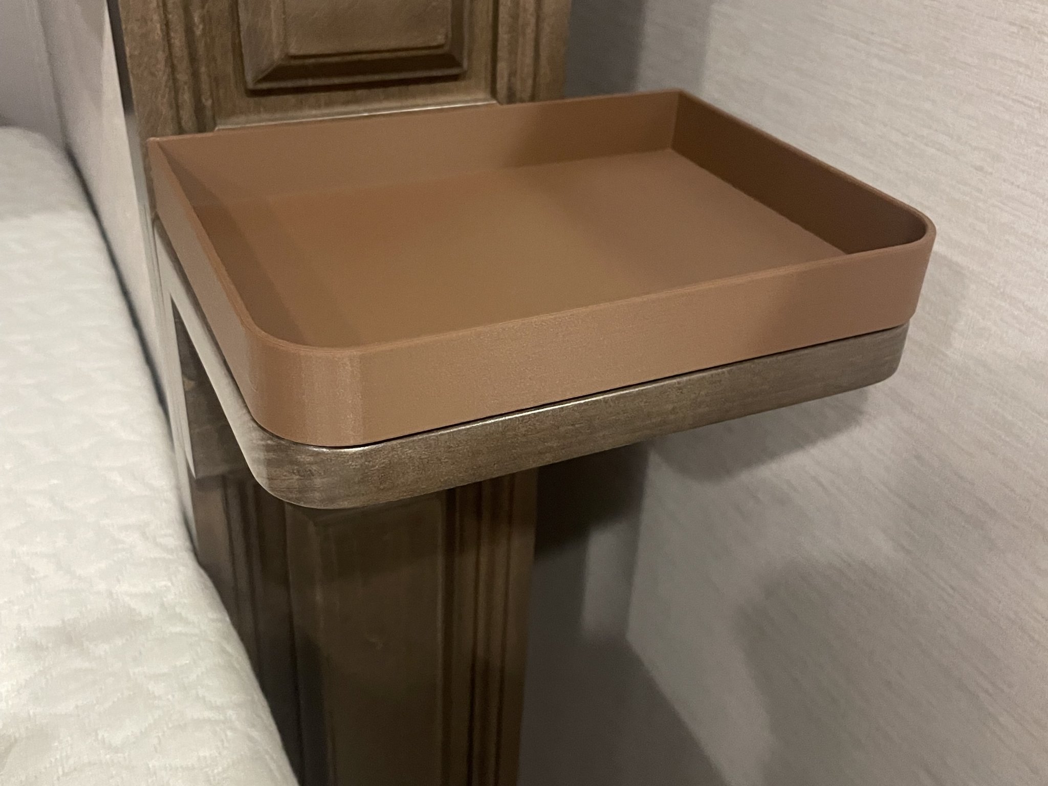 Tiêu đề Khay để giường Verona Tóm tắt Khay để giường Reneg