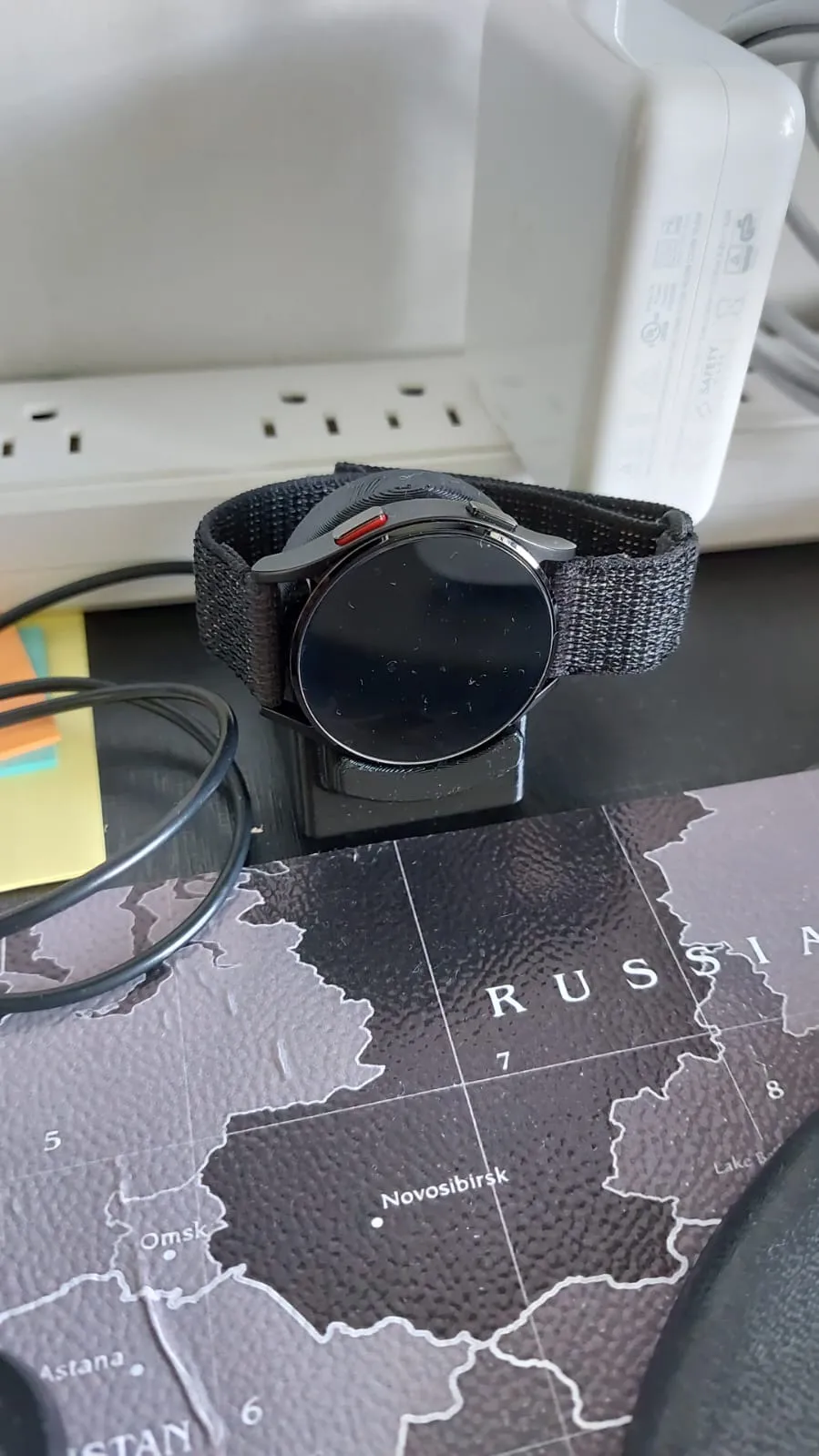 Tiêu đề Galaxy Watch Dock Tóm tắt Để sạc Galaxy Watch DANH MỤC