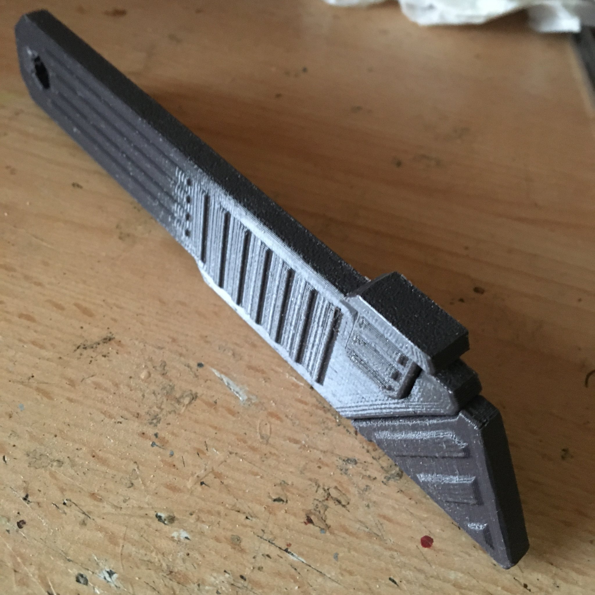 Tiêu đề Tay cầm lưỡi dao Tóm tắt Nhìn này - không có ốc ví