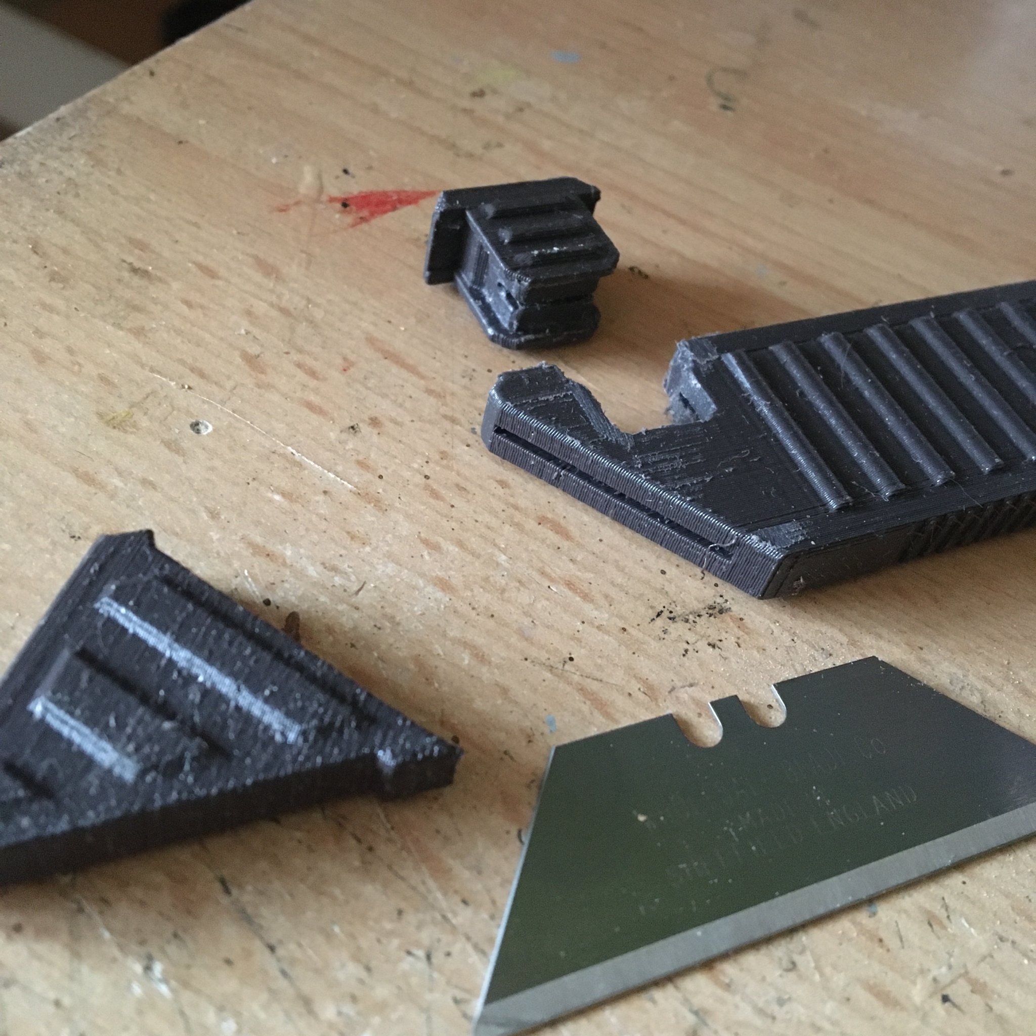 Tiêu đề Tay cầm lưỡi dao Tóm tắt Nhìn này - không có ốc ví