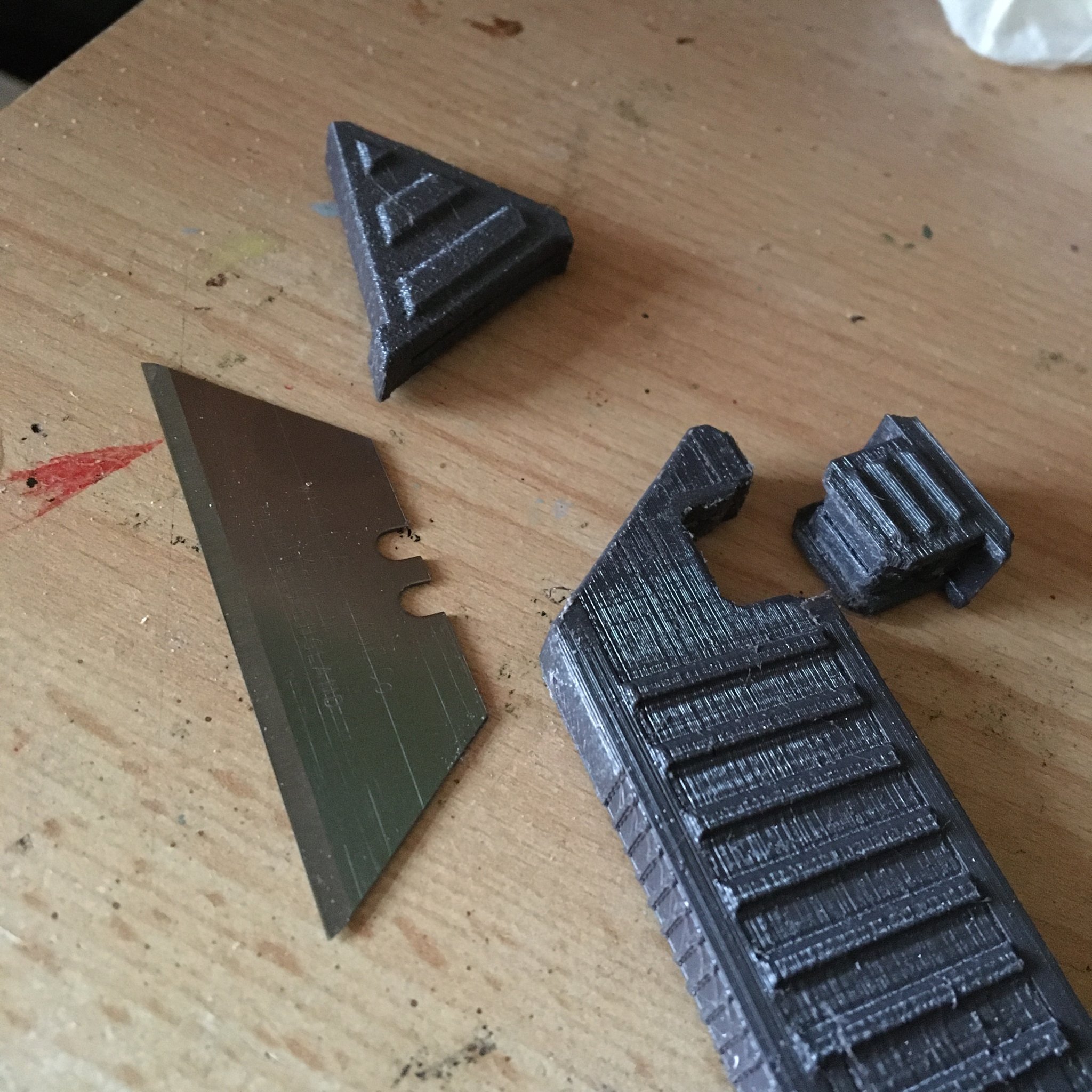 Tiêu đề Tay cầm lưỡi dao Tóm tắt Nhìn này - không có ốc ví