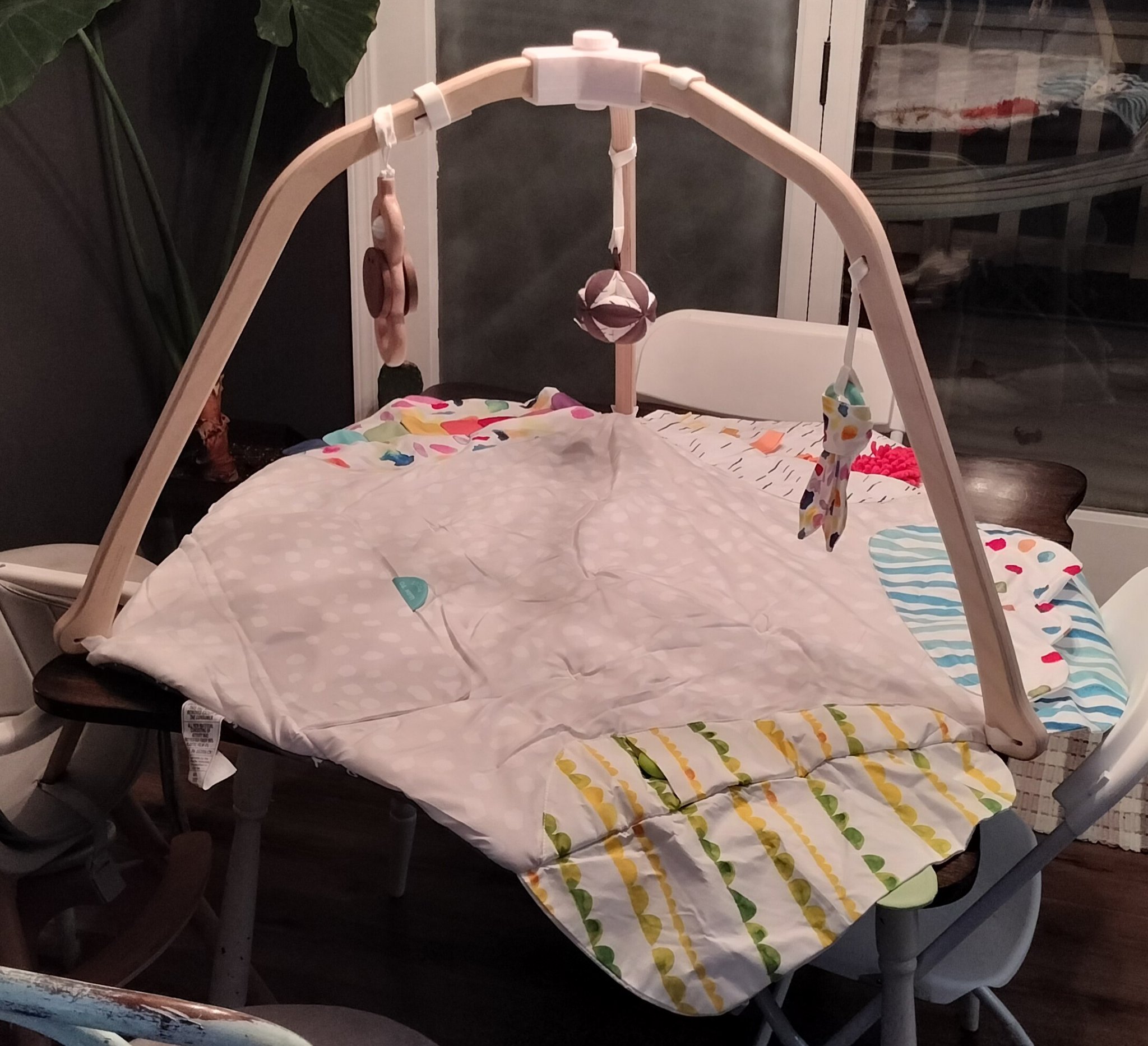 Tiêu đề Giá đỡ thảm chơi LoveEvery Baby Tóm tắt Giá đỡ cho