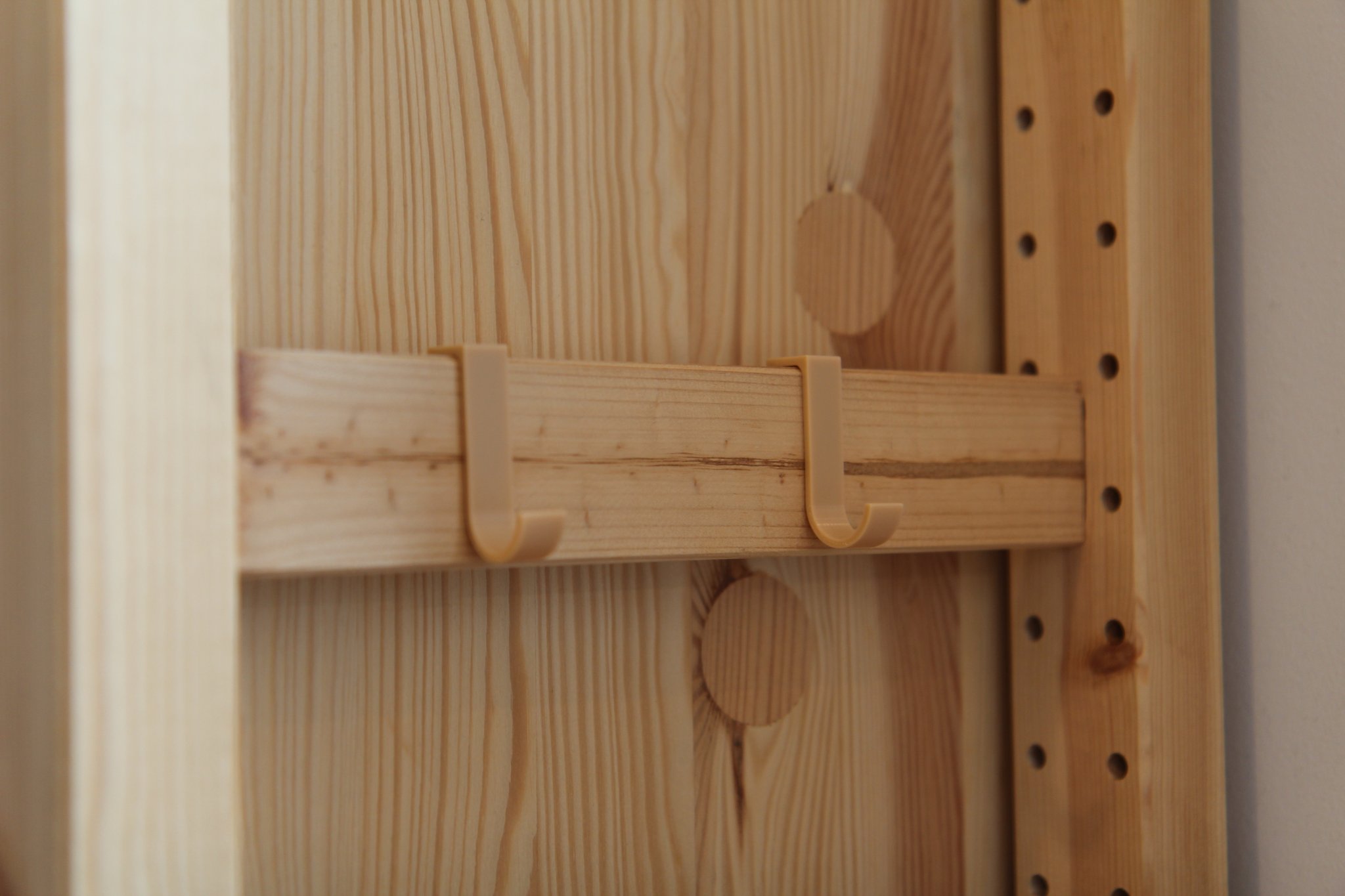 Tiêu đề Móc treo kệ Ivar IKEA Tóm tắt Một chiếc móc để treo