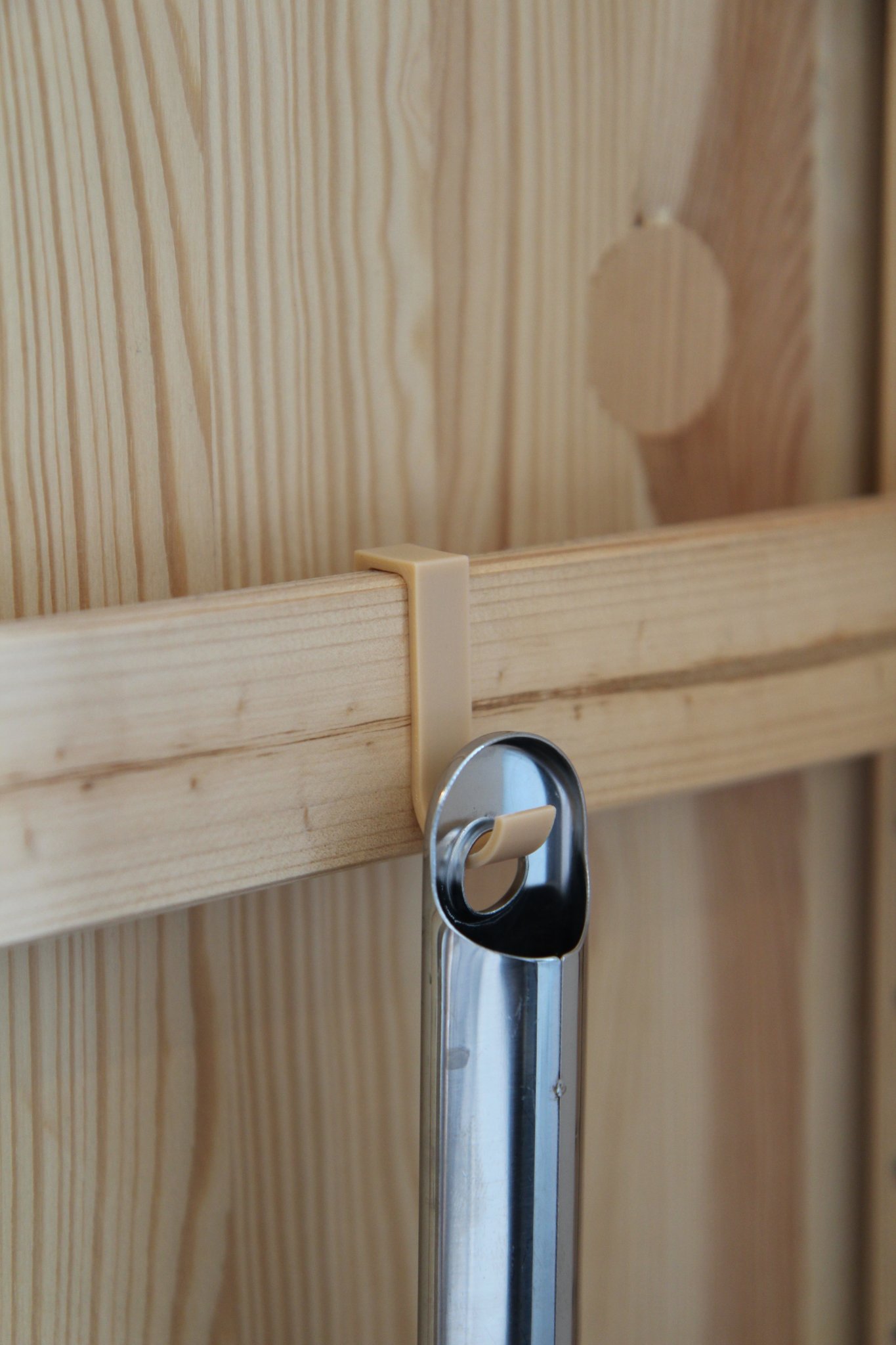 Tiêu đề Móc treo kệ Ivar IKEA Tóm tắt Một chiếc móc để treo