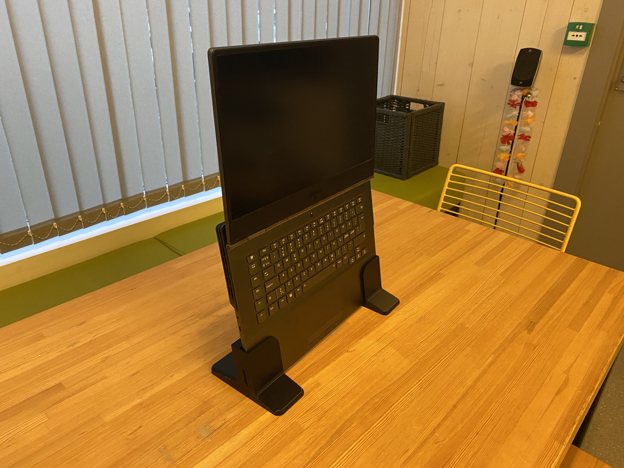 Chân đế dựng laptop Lenovo Legion y740