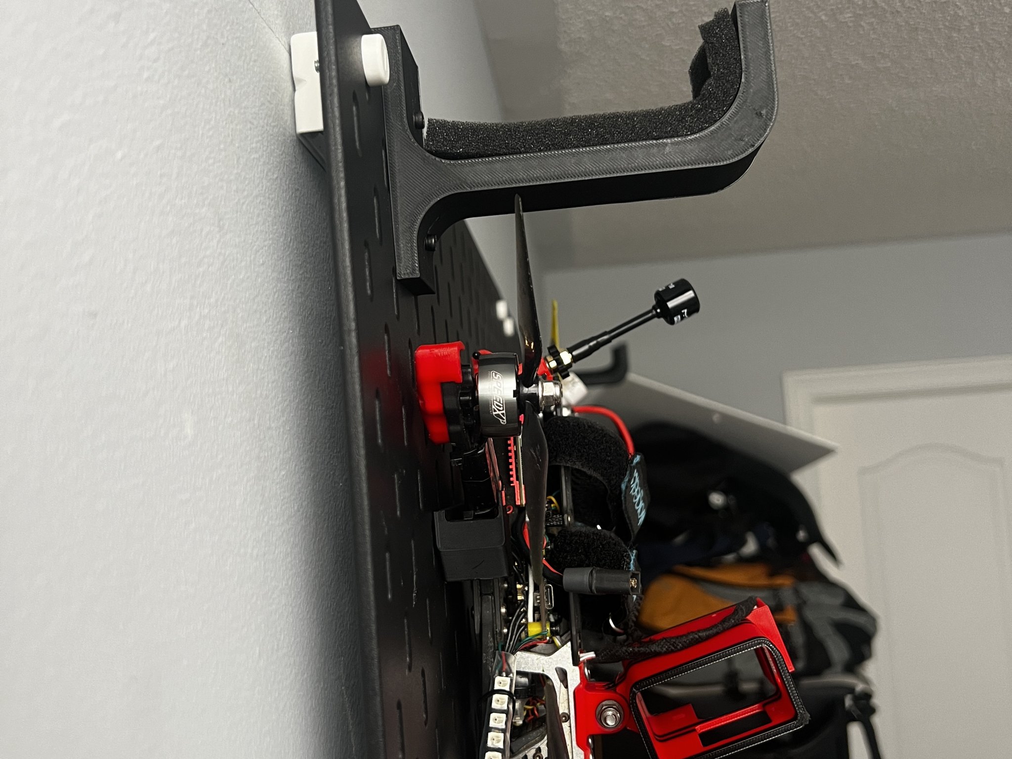 Tiêu đề Giá đỡ đèn ống Skadis L Tóm tắt Dấu ngoặc chữ L