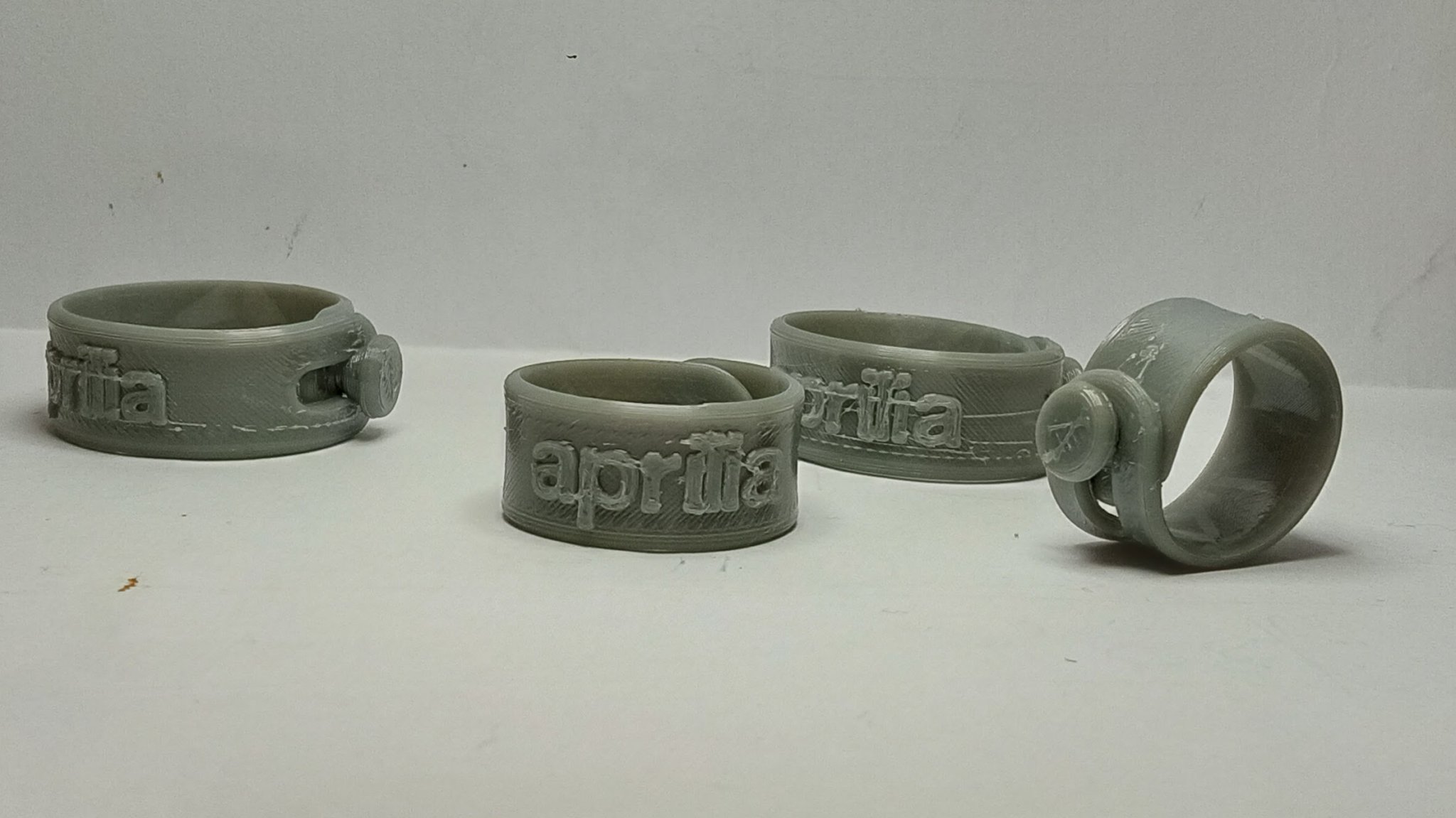 Tiêu đề Dây buộc cáp Aprilia Tóm tắt Mã OEM 860744 DANH MỤC